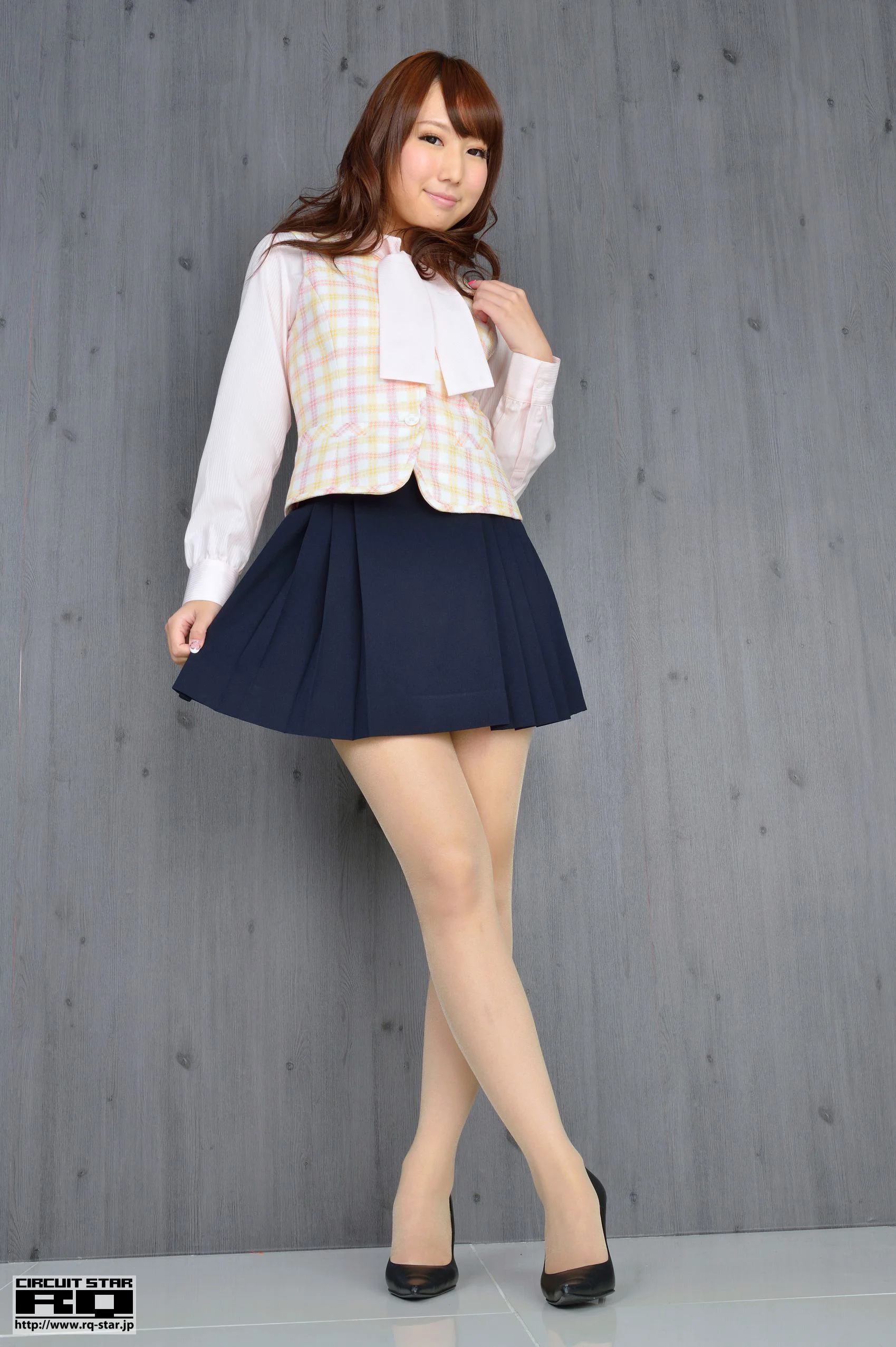 [RQ-STAR] NO.00739 高桥七海 Nanami Takahashi Office Lady 写真集 - 爱照片