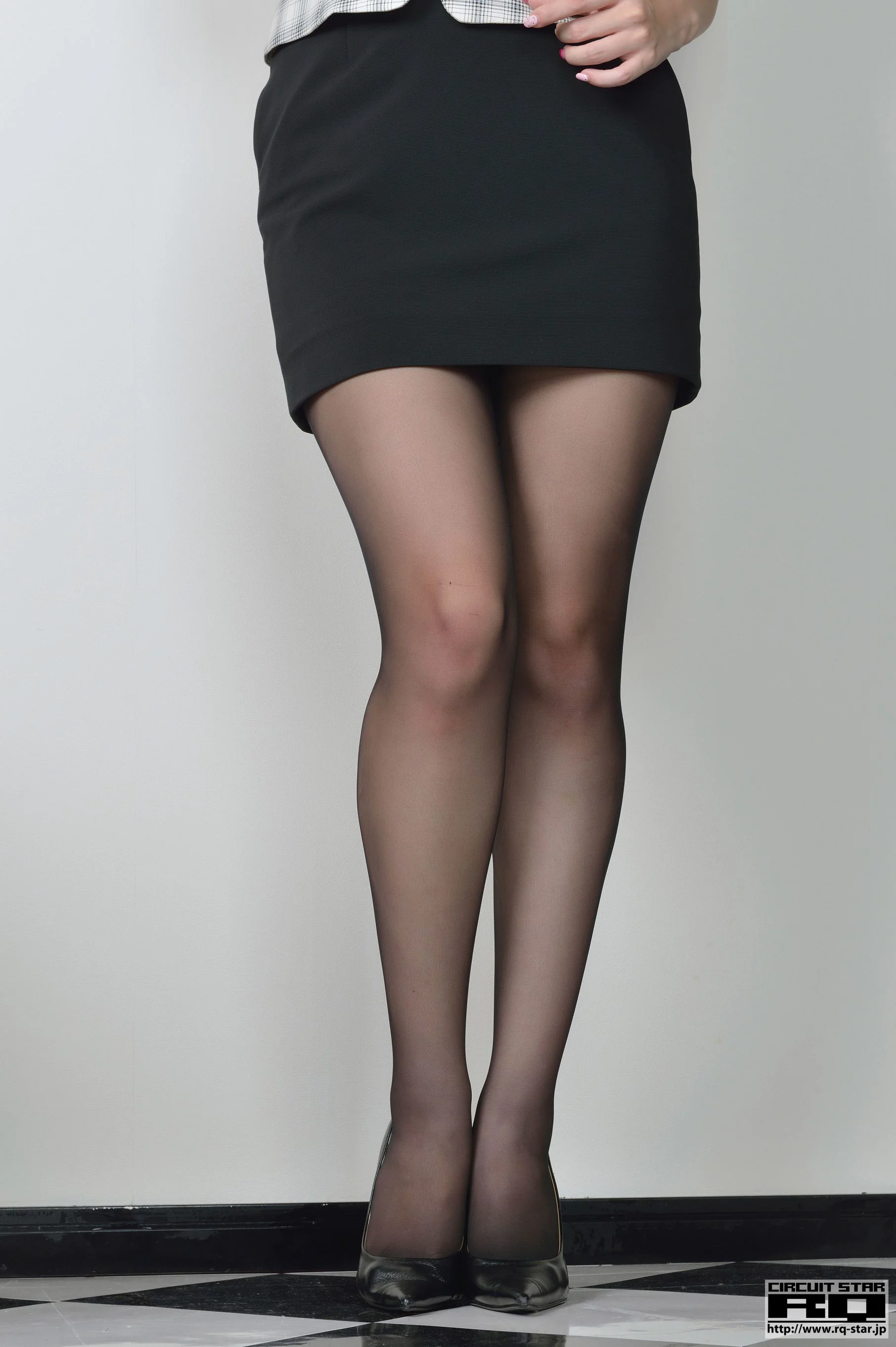[RQ-STAR] NO.00993 Ayaka Takahashi 高橋あやか Office Lady 黑丝OL 写真集 - 爱照片
