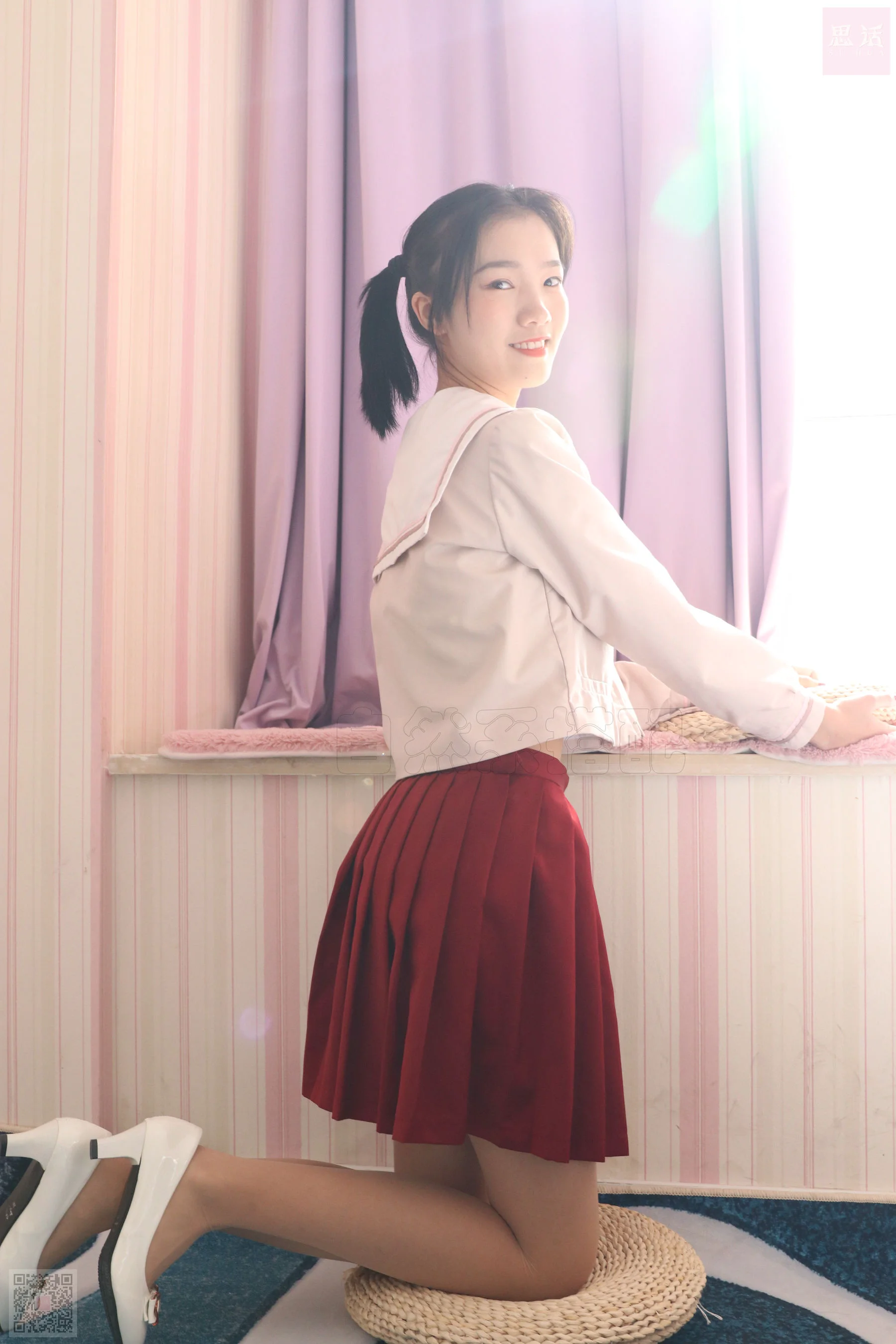 [思话SiHua] SH038 瑶瑶 – 薄丝袜的JK少女 - 爱照片