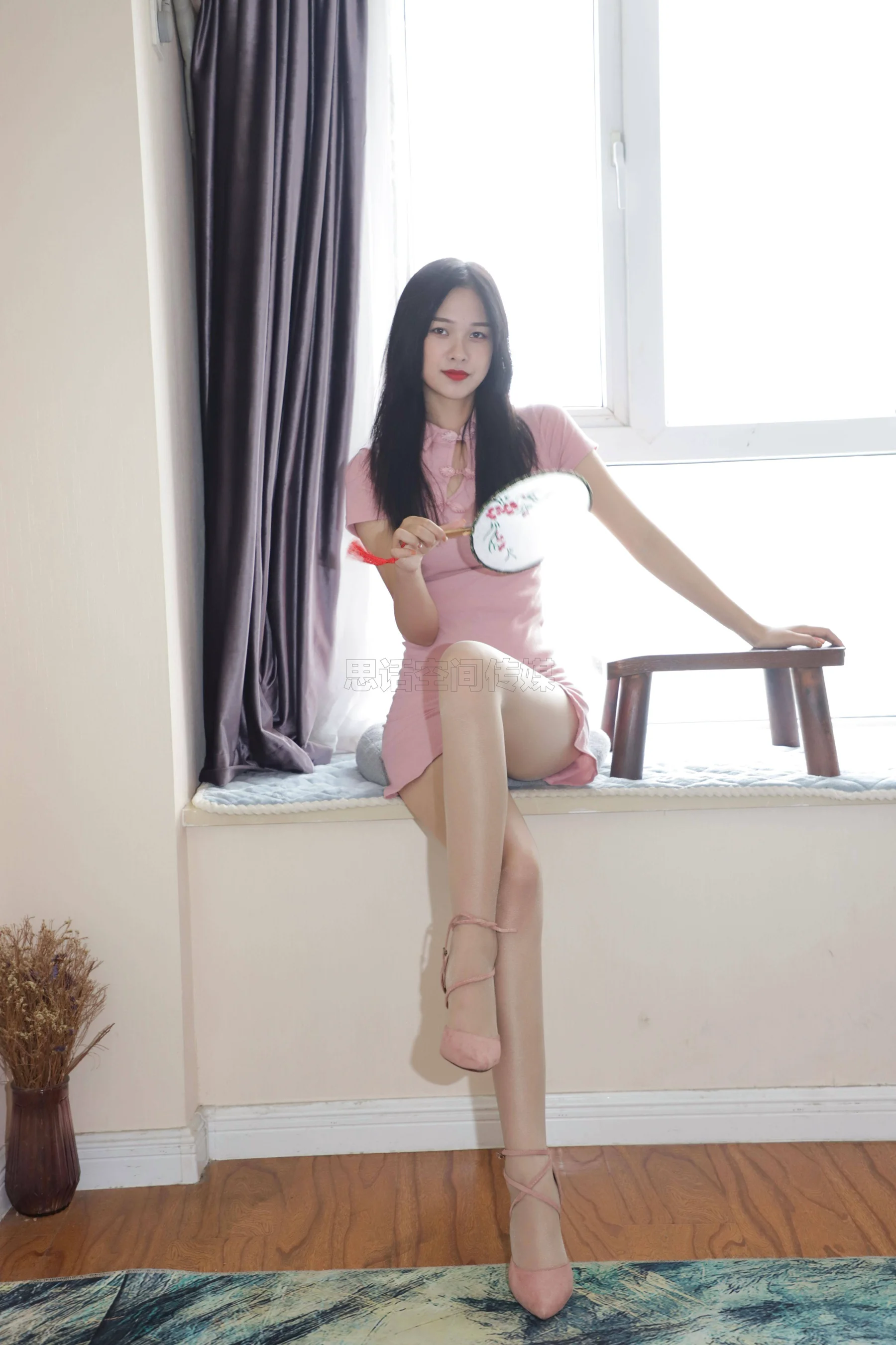 [思话SiHua] SJ042 橙子 – 闭月修花 - 爱照片