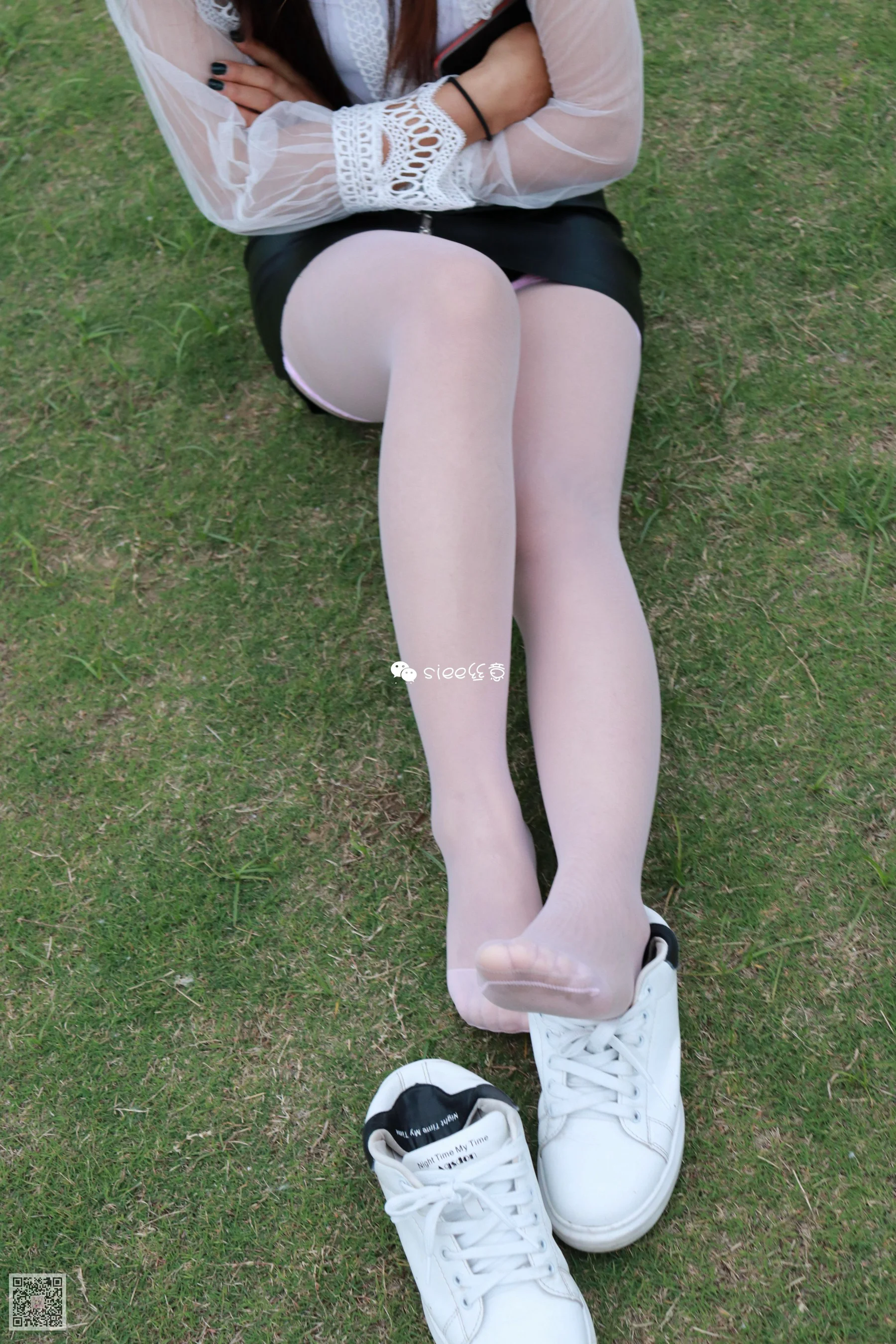 [SIEE丝意] No.146 梦梦 – 双层丝袜的诱惑 - 爱照片