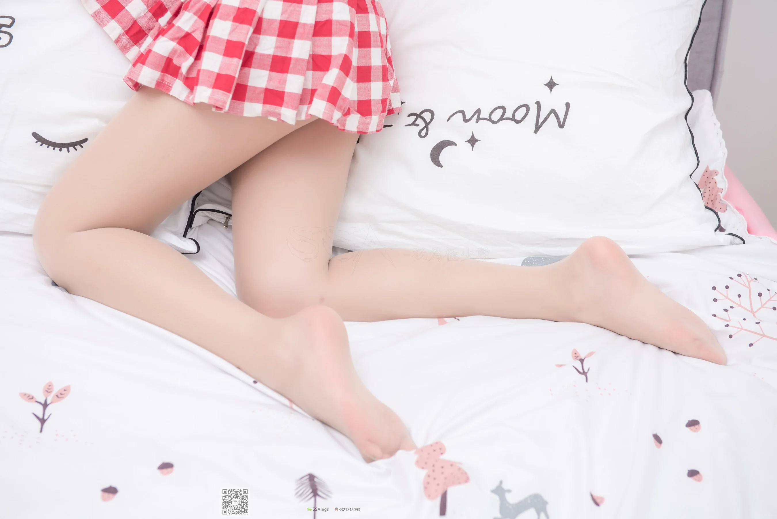 [SSA丝社] No.033 大大 – 红白格子齐臀超短裙肉丝 - 爱照片