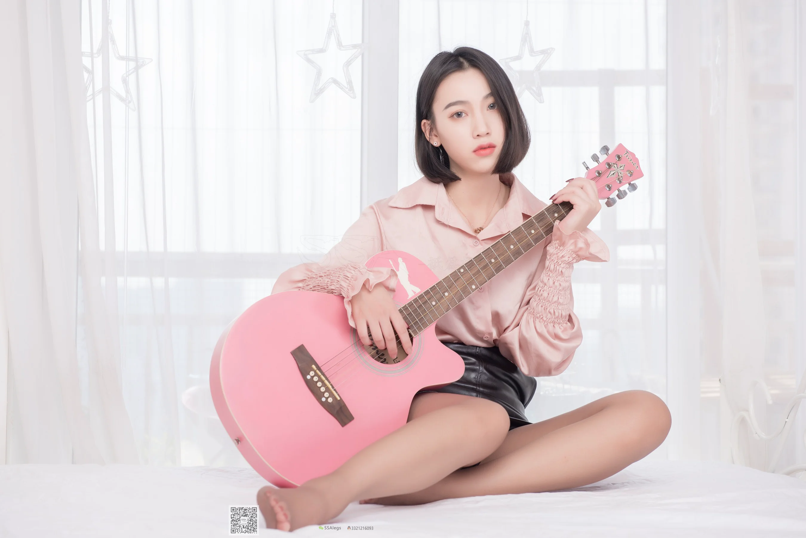 [SSA丝社] No.034 大大 – 咖啡丝完美腿部曲线 - 爱照片