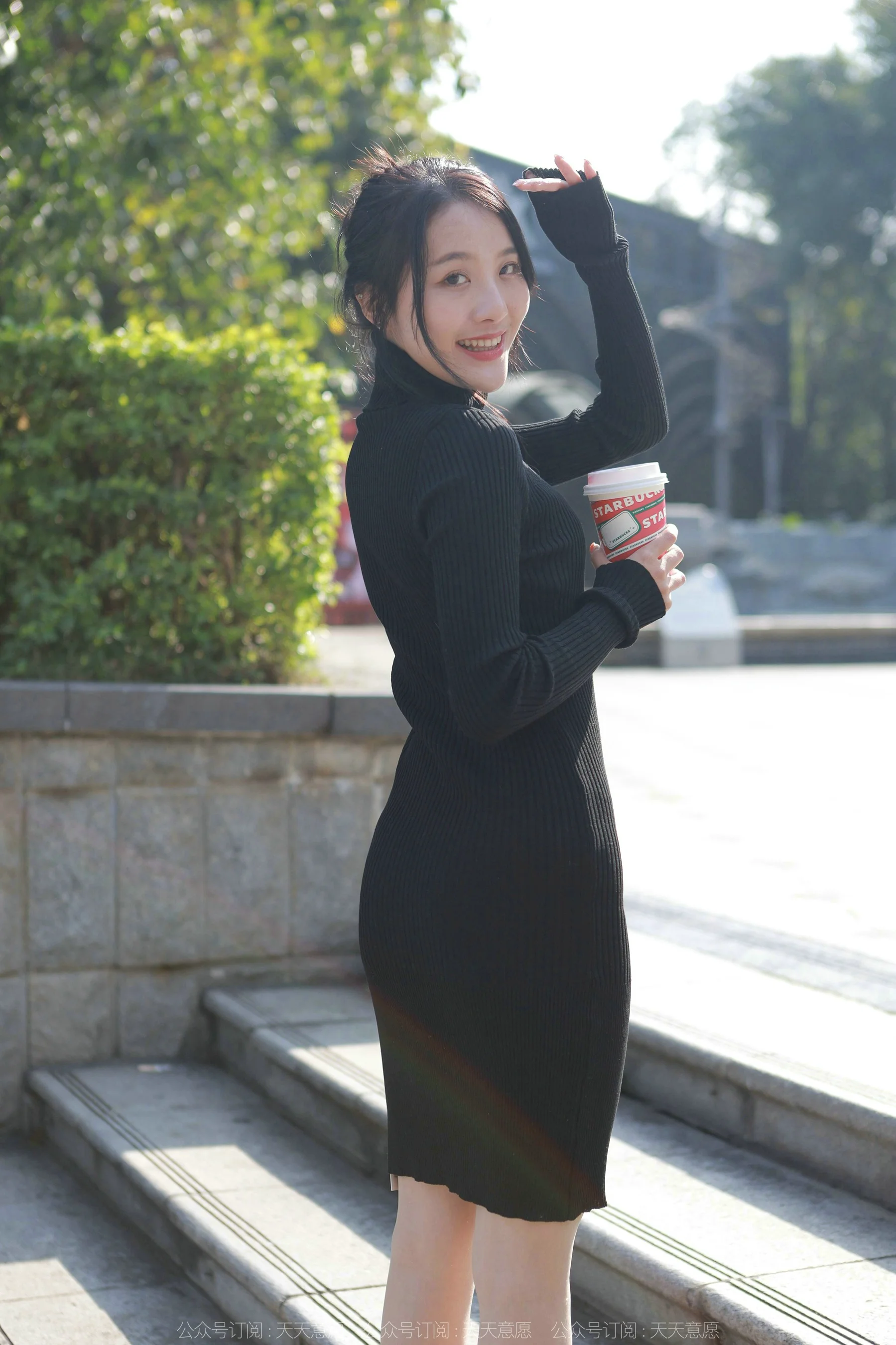 [IESS异思趣向] 丝享家 1035：婉萍 《黑色包臀裙》 - 爱照片