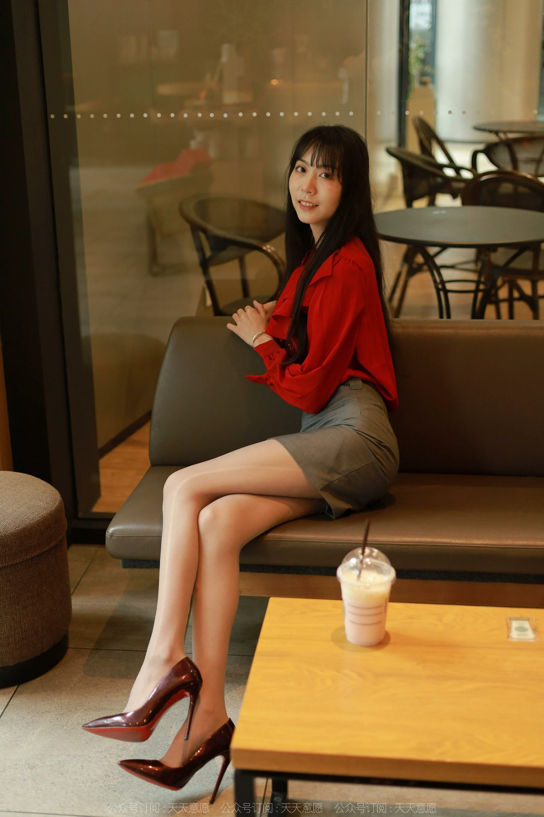 [IESS异思趣向] 丝享家 1105：团团《对面的美女同事》 - 爱照片