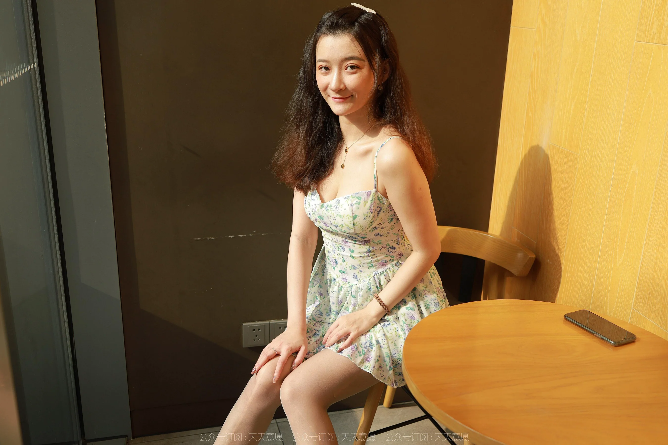 [IESS异思趣向] 丝享家 1130：秋秋《下午奶茶》 - 爱照片