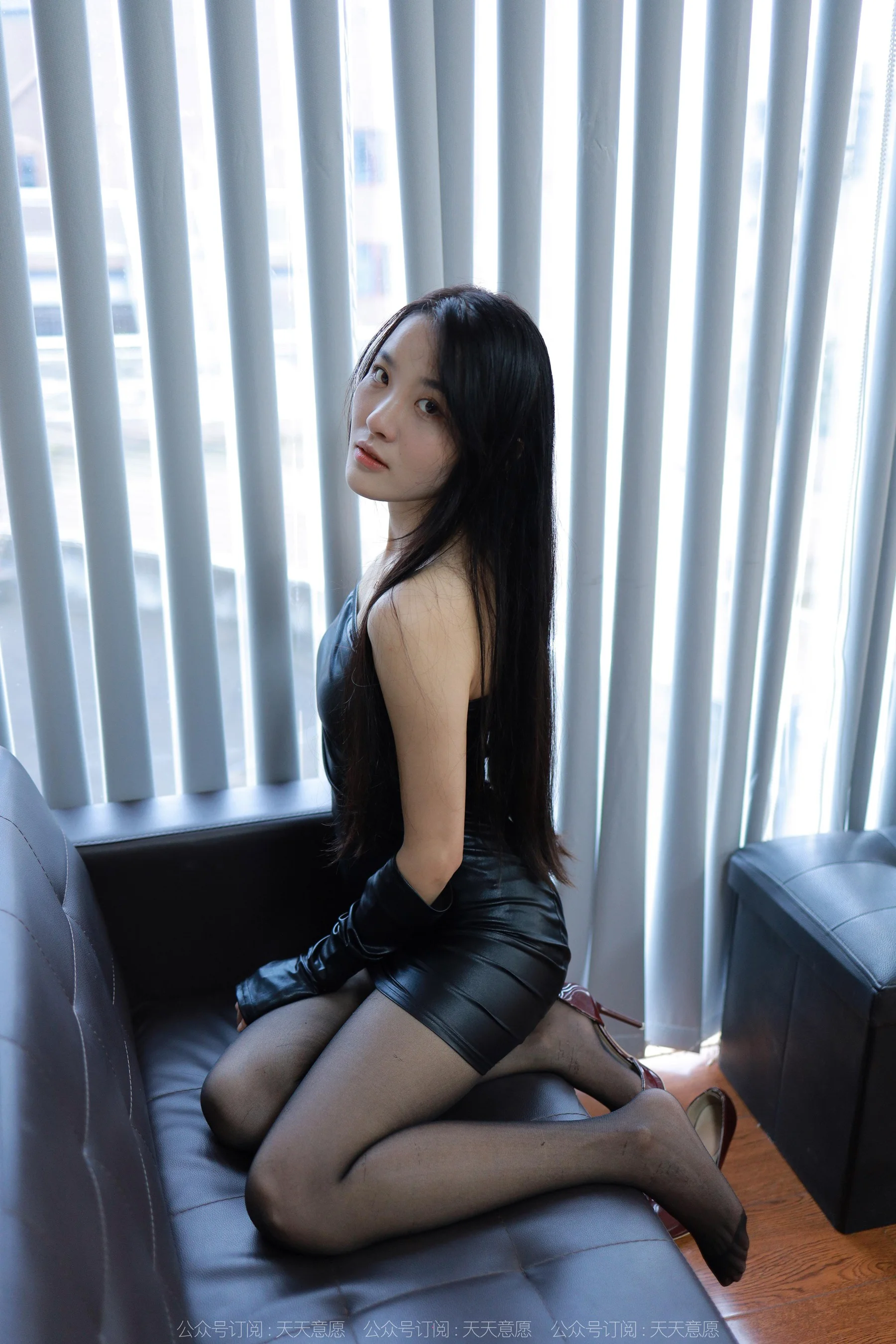 [IESS异思趣向] 丝享家 1277 婉萍《包臀皮裙》 - 爱照片