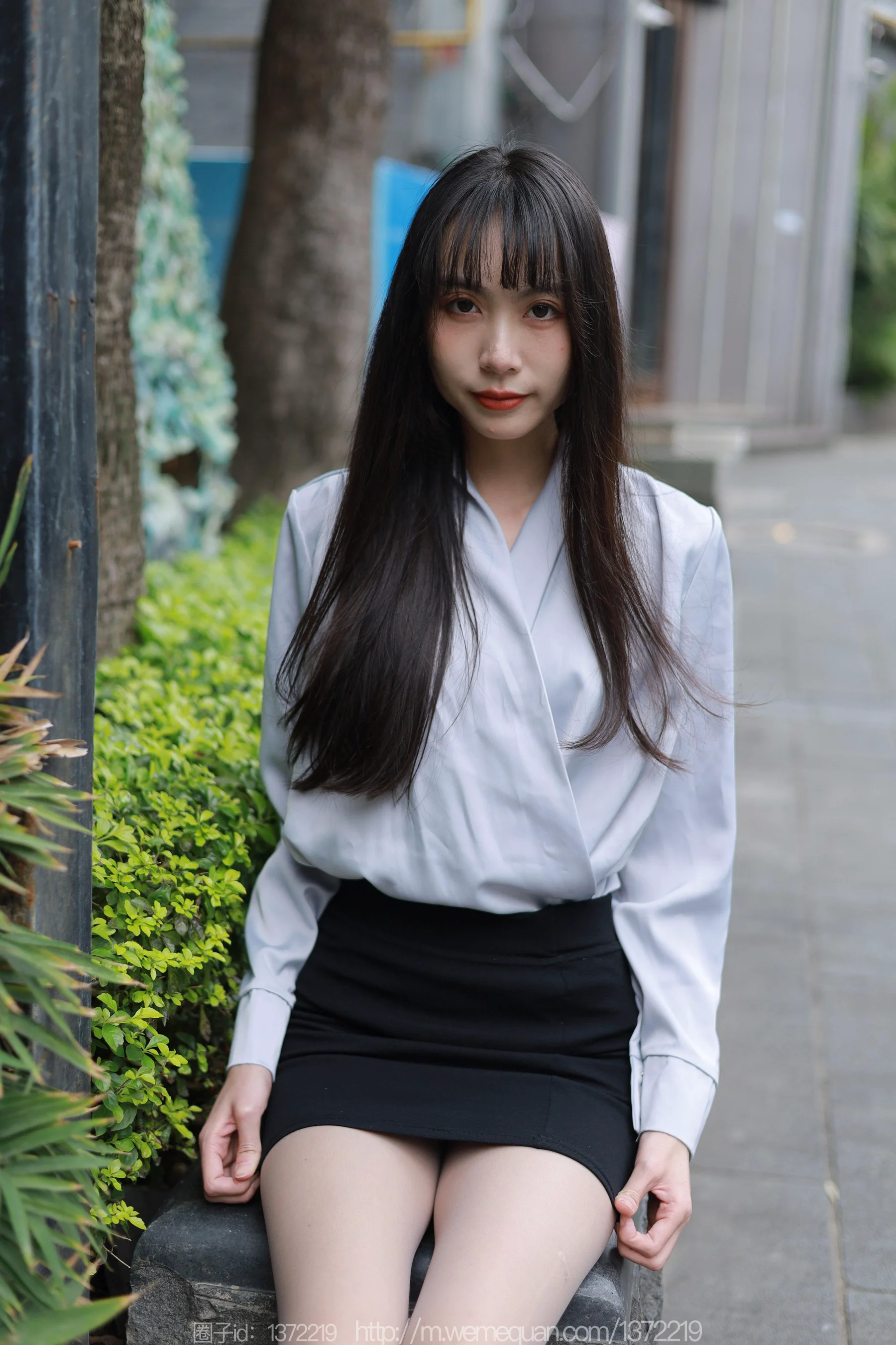 [IESS异思趣向] 丝享家 1378 团团《楼梯上的美人》 - 爱照片