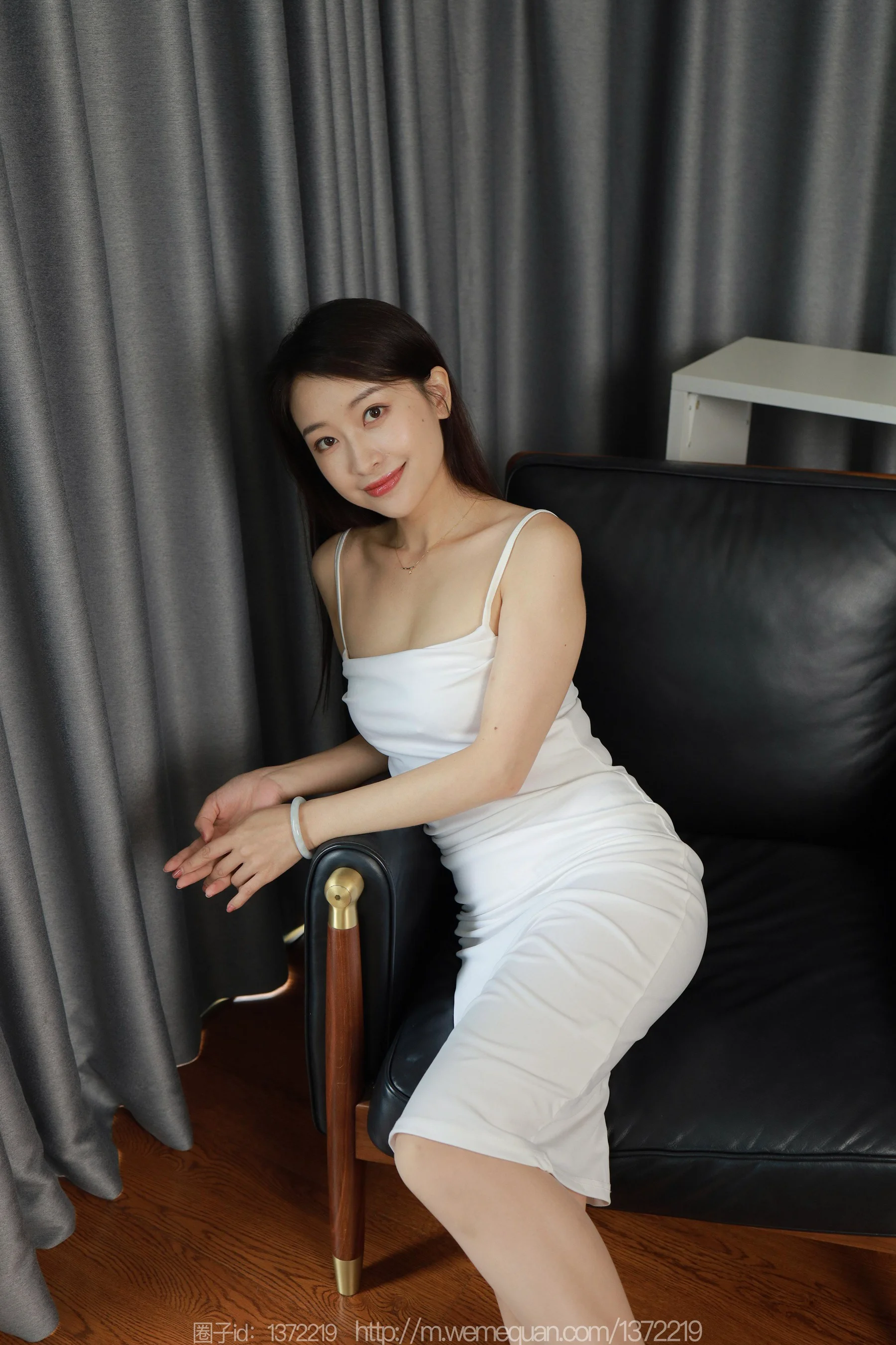 [IESS异思趣向] 丝享家 1520 小婕《白色包臀裙》 - 爱照片