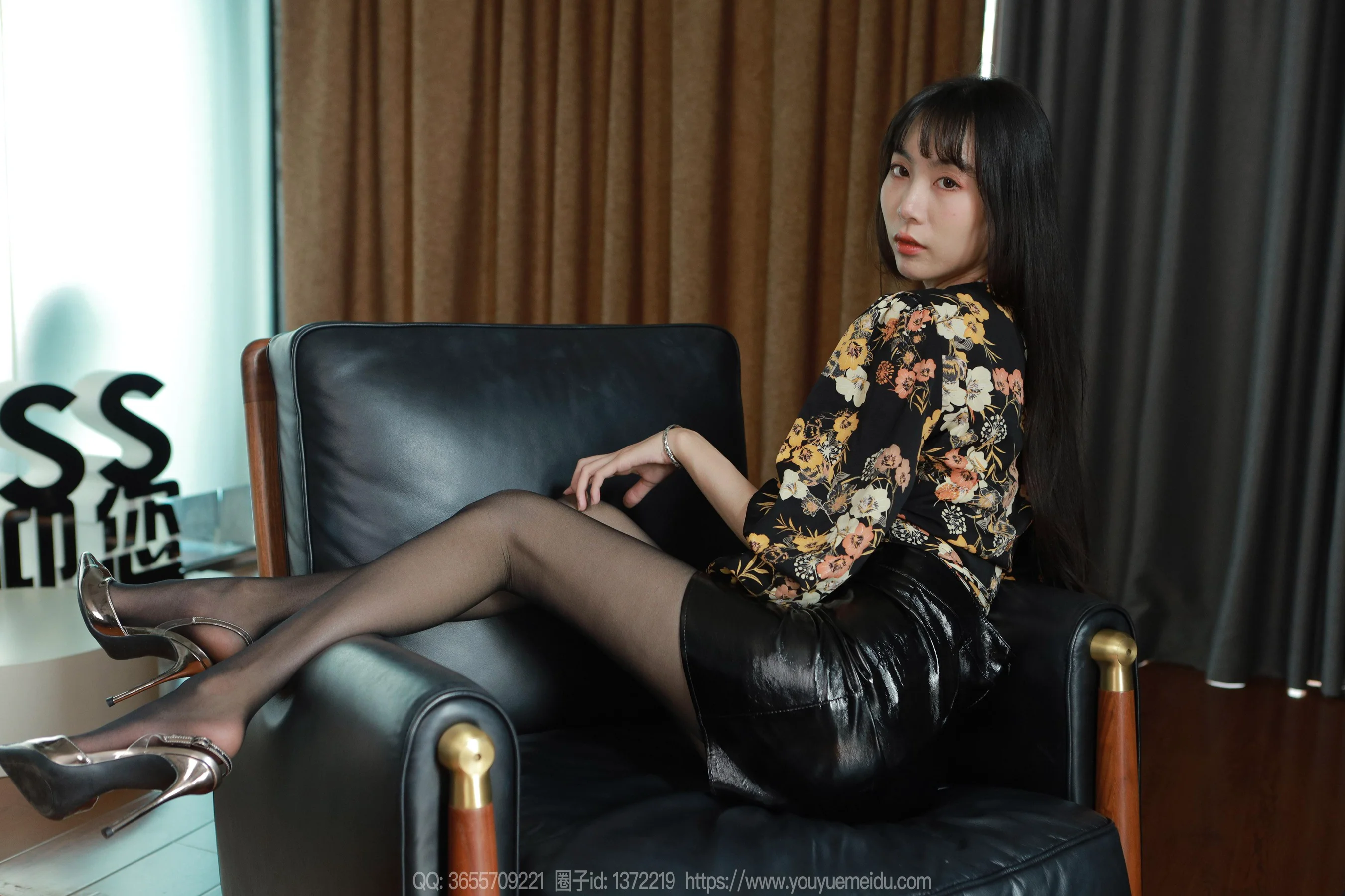 [IESS异思趣向] 丝享家 1578 团团《皮裙战士》 - 爱照片