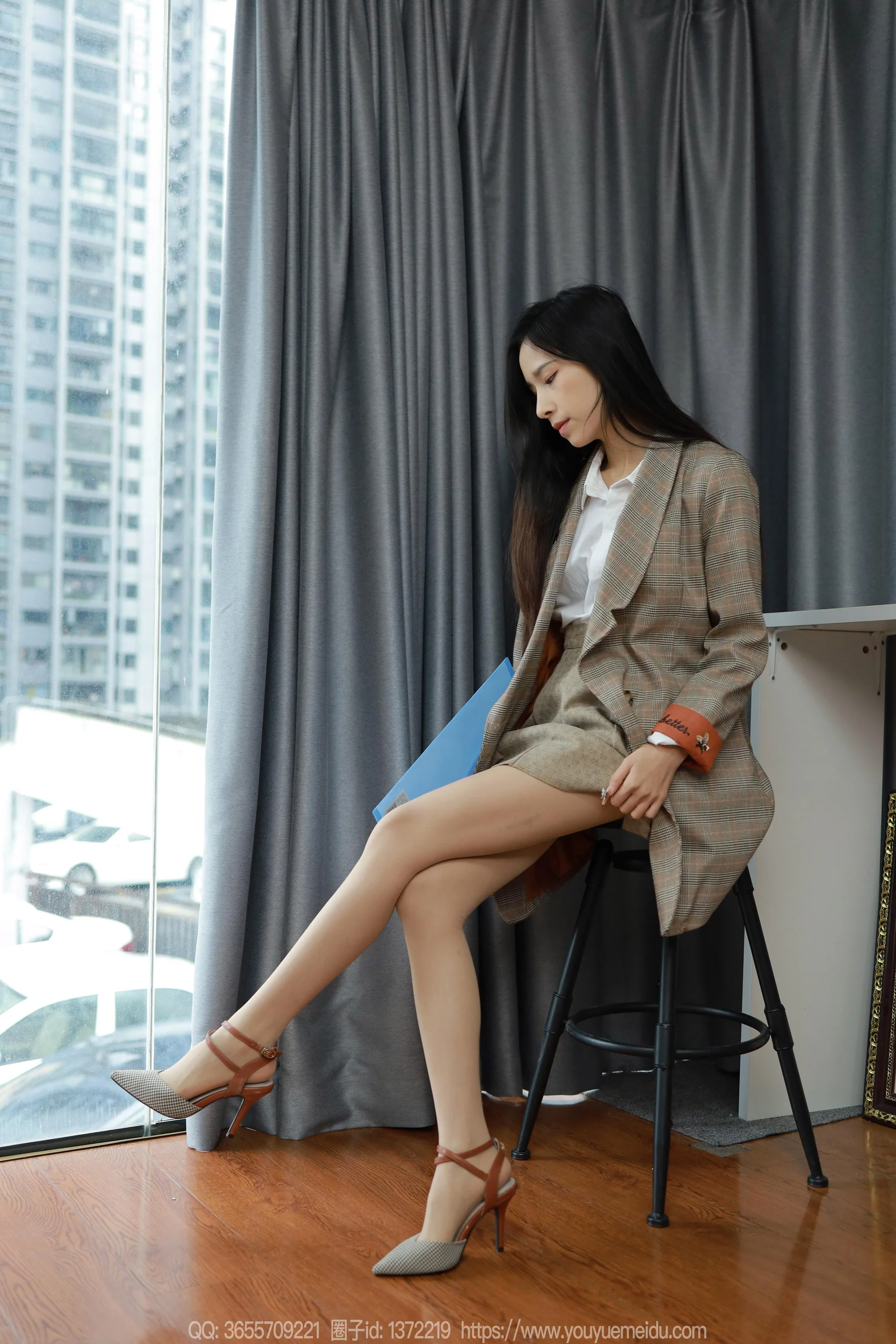 [IESS异思趣向] 丝享家 1663 美子《闪亮美甲》 - 爱照片