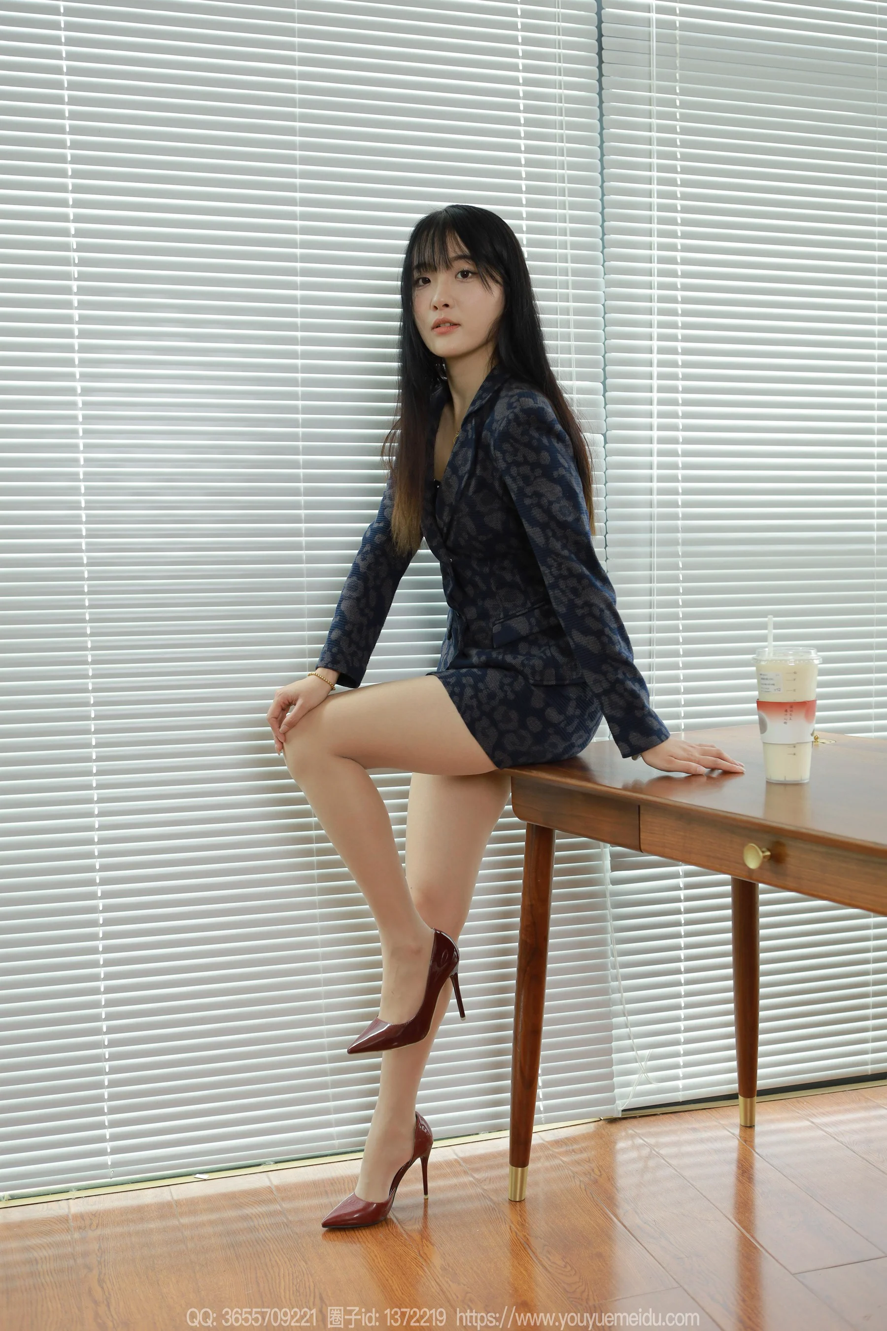 [IESS异思趣向] 丝享家 1807 婉萍《阳光OL》 - 爱照片