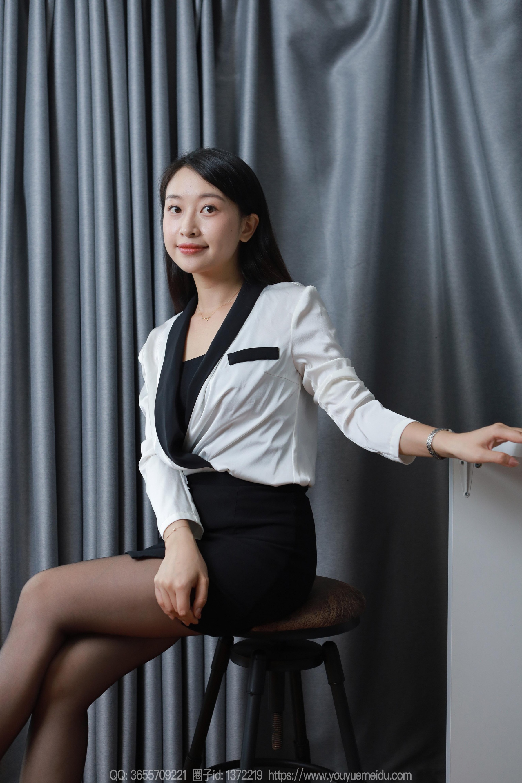 [IESS异思趣向] 丝享家 1840 小婕《黑白职业装（下）》 - 爱照片