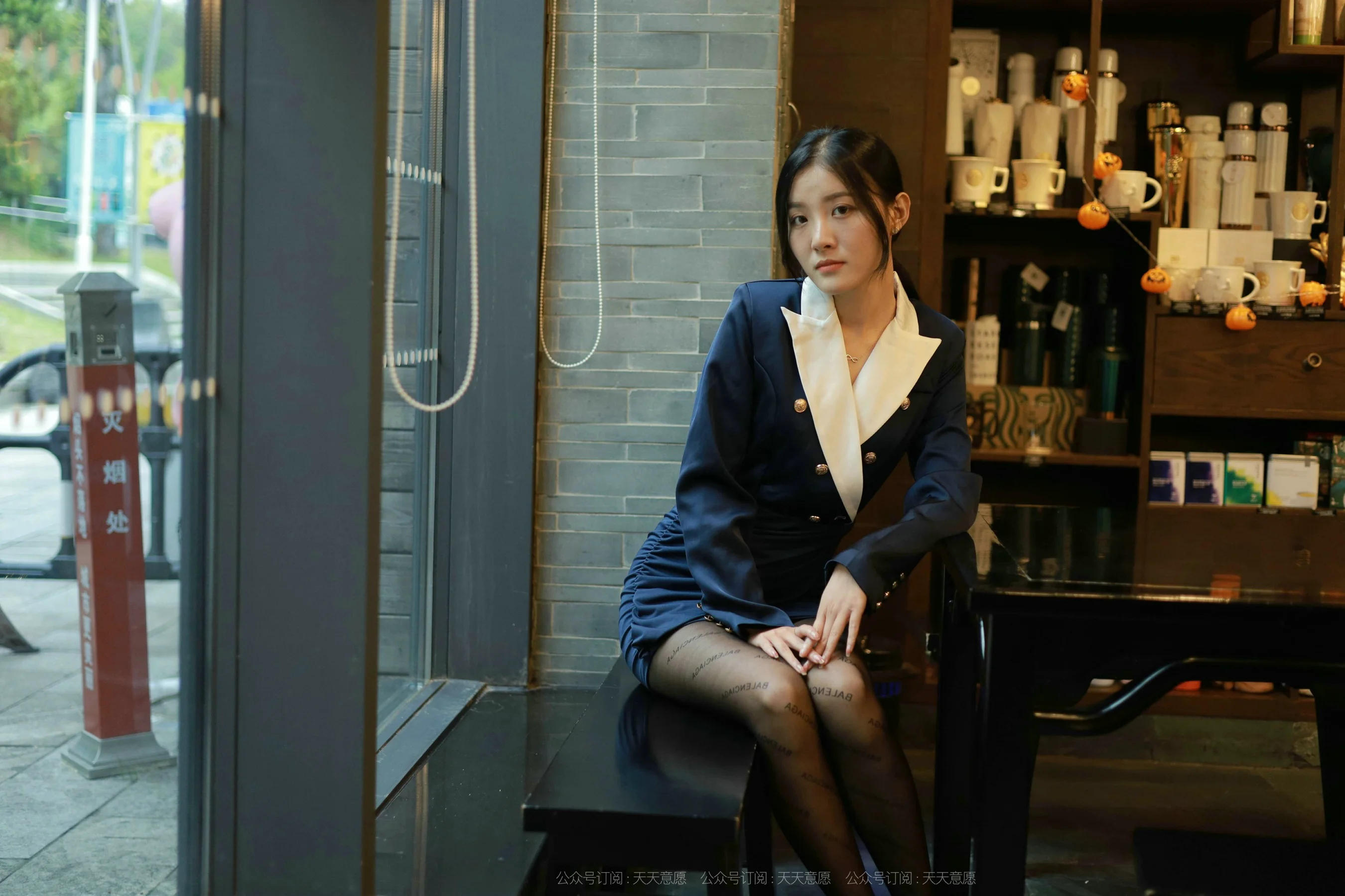 [IESS异思趣向] 丝享家 949：婉苹 《OL姓感包臀裙》 - 爱照片