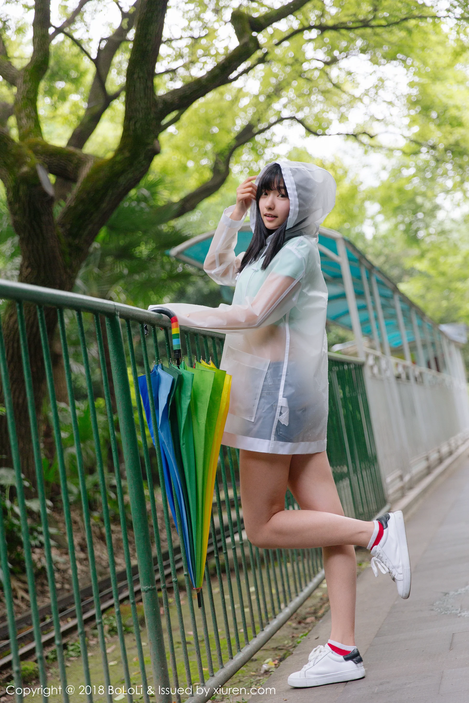 [兔几盟Tukmo] VOL.106 球球 雨天外拍 - 爱照片
