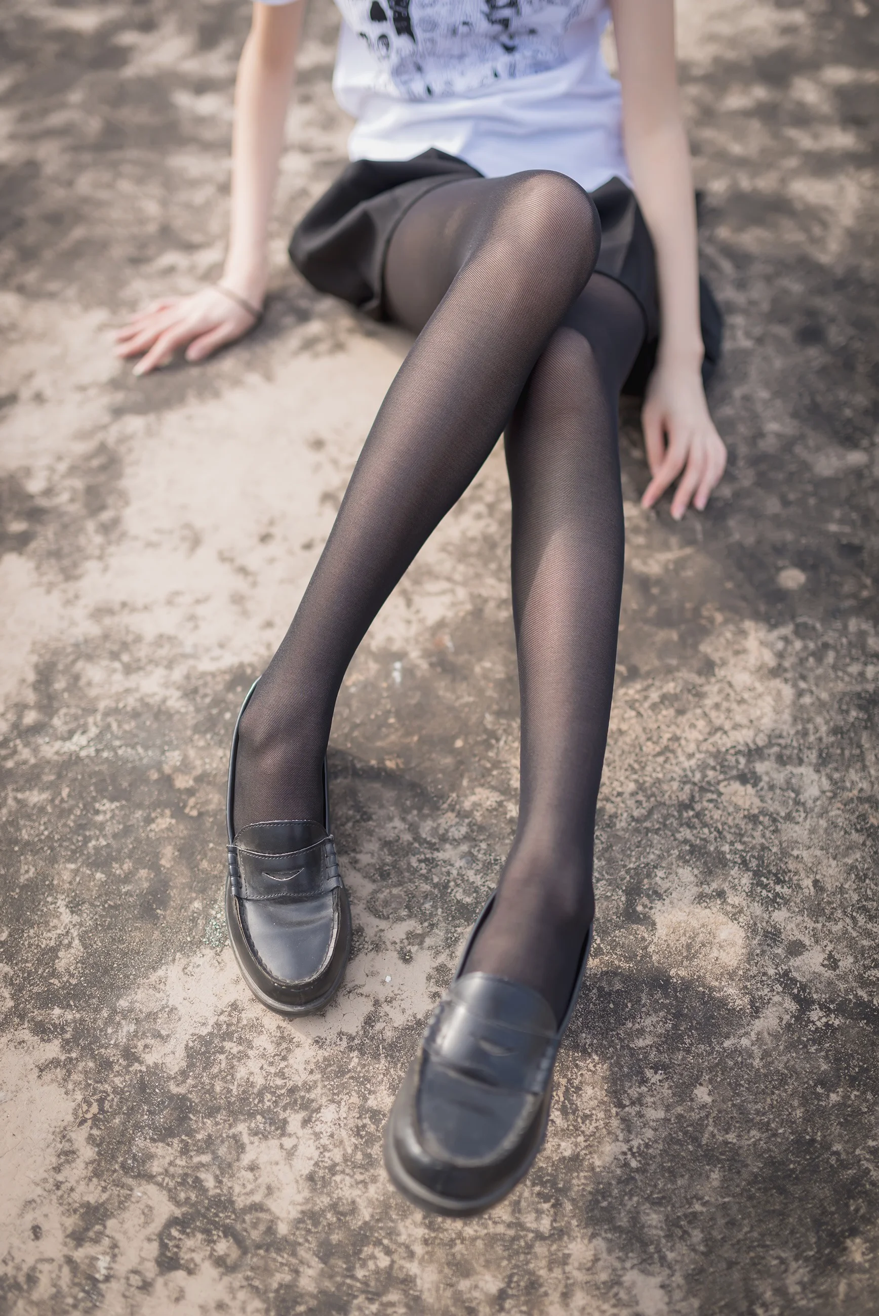 [兔玩印画凡品] No.053 天台的黑丝少女 - 爱照片