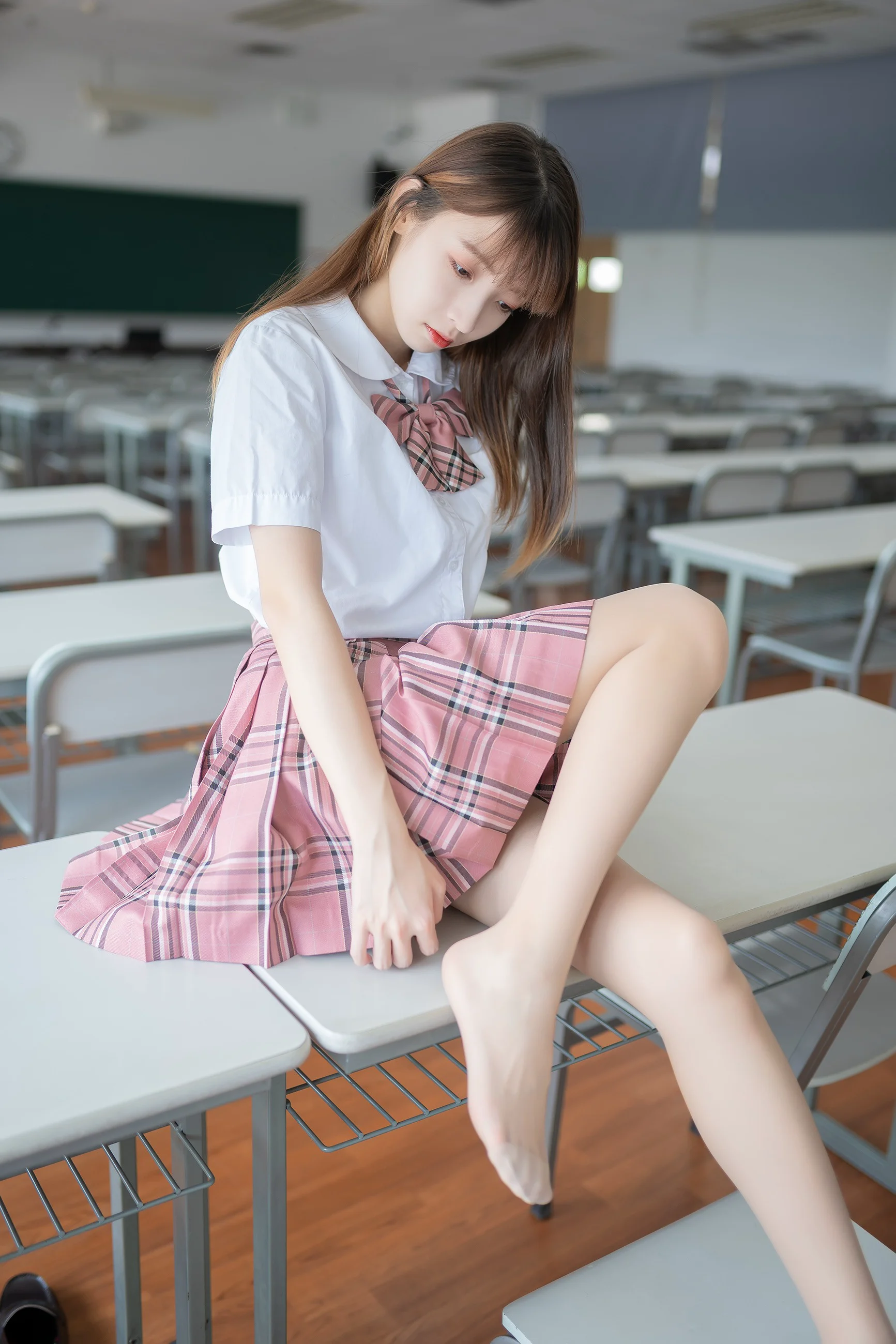 [兔玩印画] B63.001 粉色格裙少女 - 爱照片