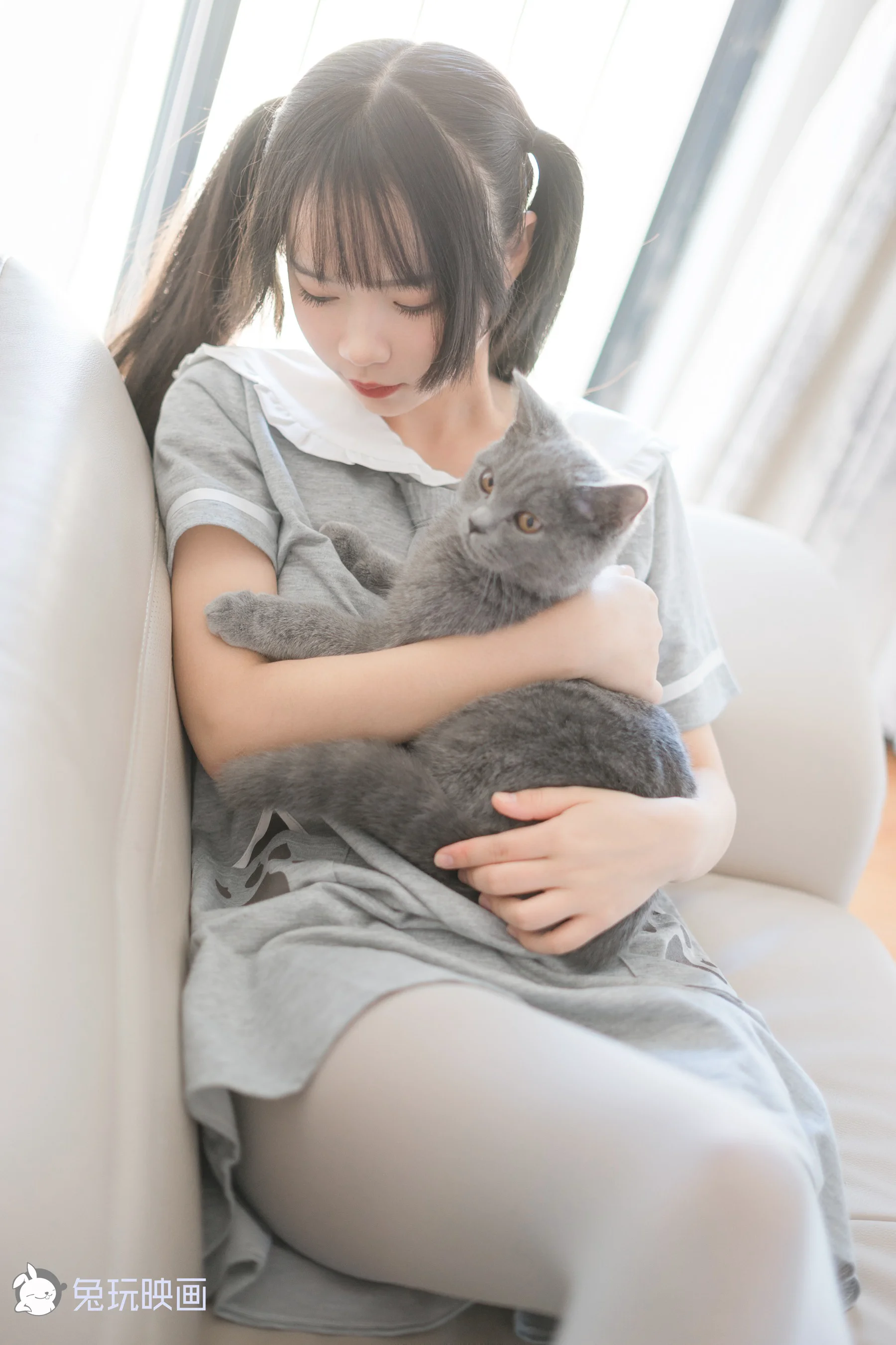 [兔玩印画] B93.003 猫与少女 - 爱照片
