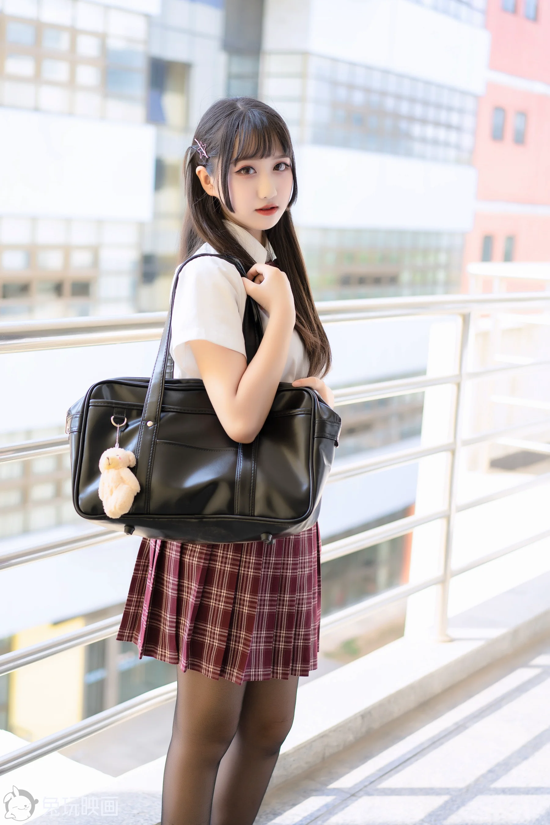 [兔玩映画] C28.003 超甜的制服学妹 - 爱照片
