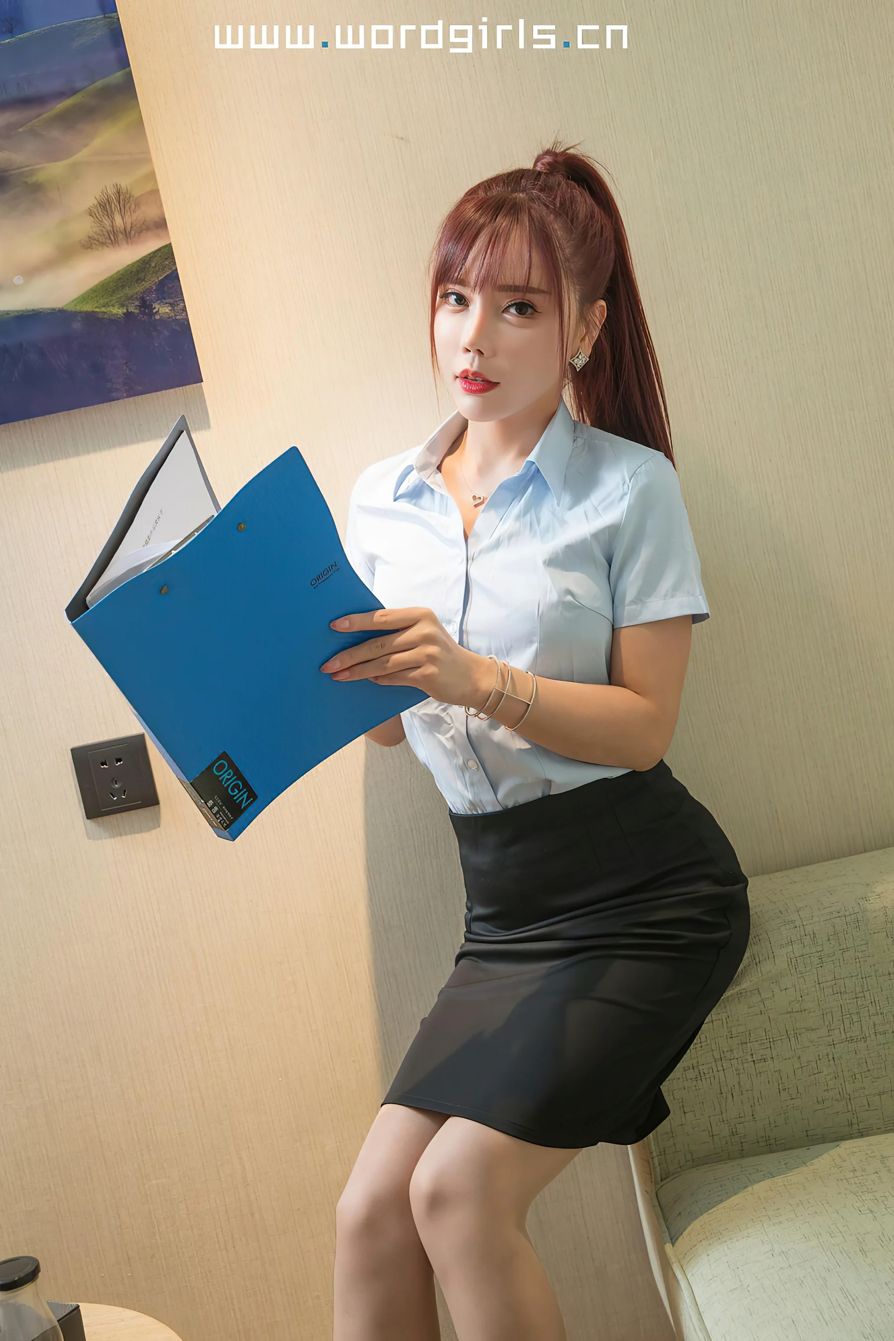 [头条女神TouTiao] No.S047 茶水间的OL女士VIP版艾小青 - 爱照片