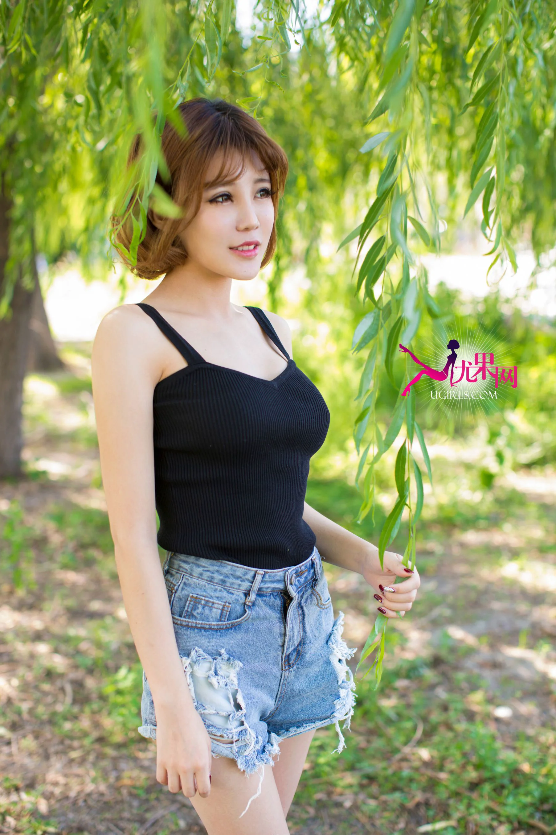 Alin《阳光边缘 明媚笑脸》写真集 [尤果网Ugirls] U100 - 爱照片