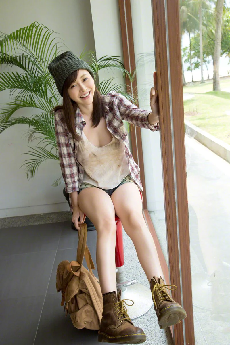 [Wanibooks] NO.128 Anri Sugihara 杉原杏璃 写真集 - 爱照片