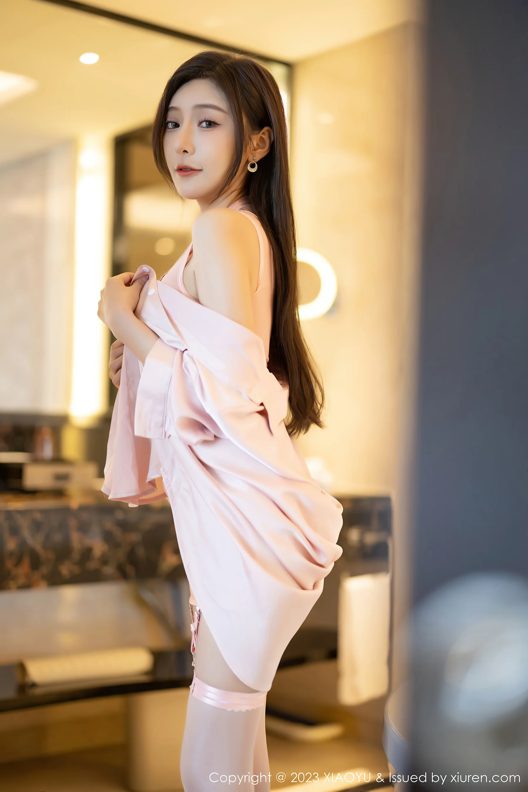 [XIAOYU语画界] VOL.1040 王馨瑶yanni 妩媚美腿 - 爱照片