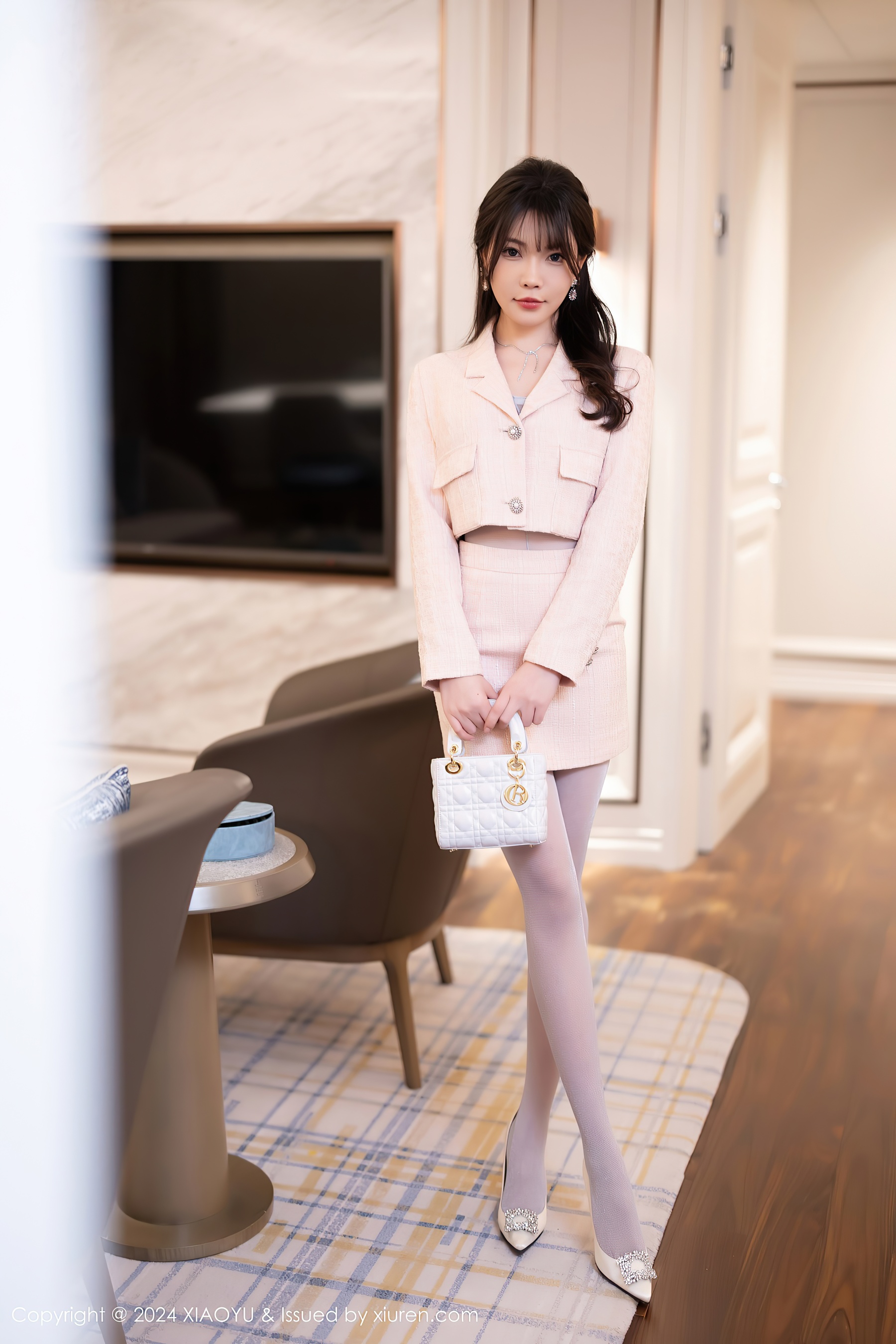 [XIAOYU语画界] VOL.1236 徐莉芝Booty 丝袜美腿 - 爱照片