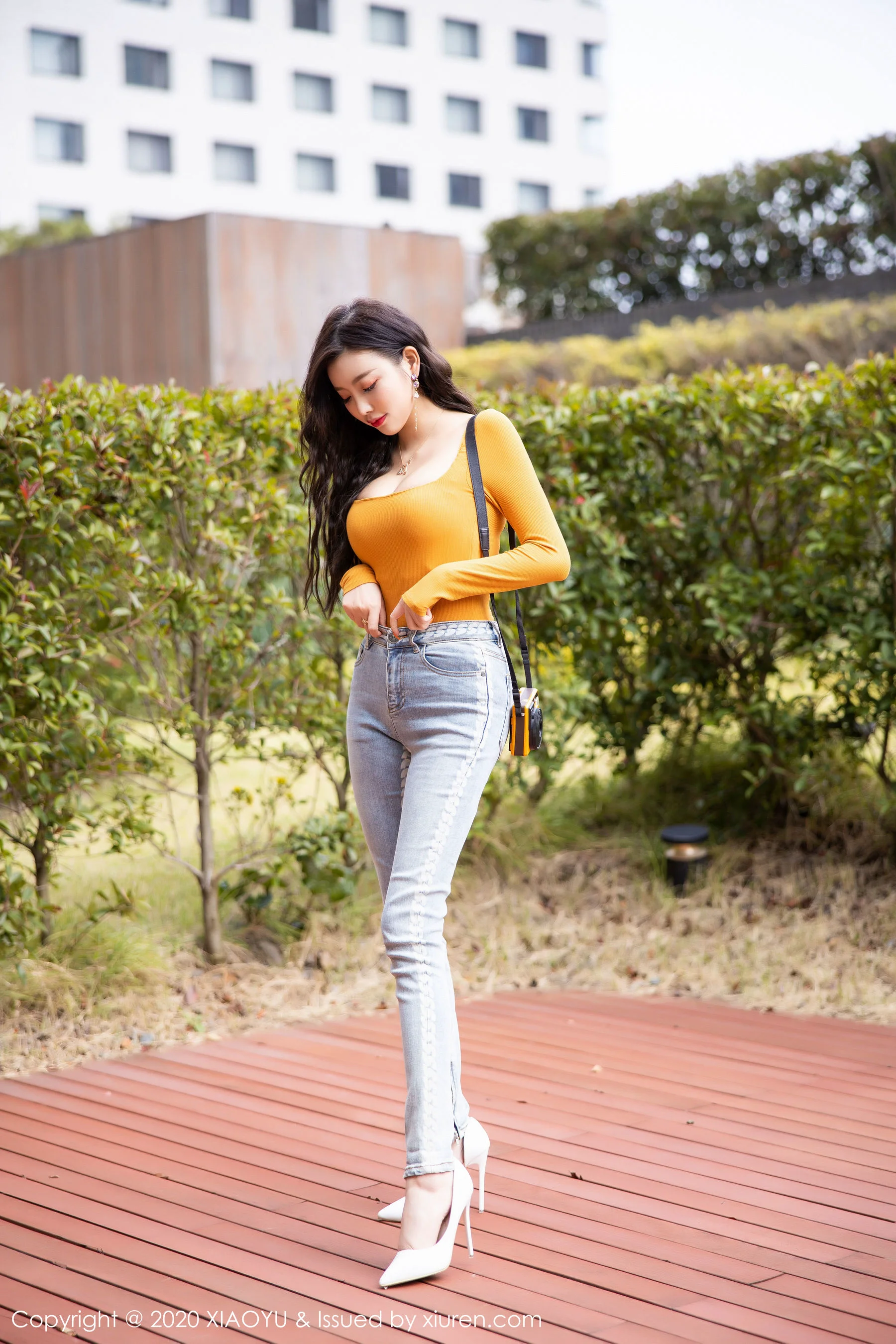 杨晨晨sugar《牛仔裤包裹的美腿》 [语画界XIAOYU] Vol.228 写真集 - 爱照片