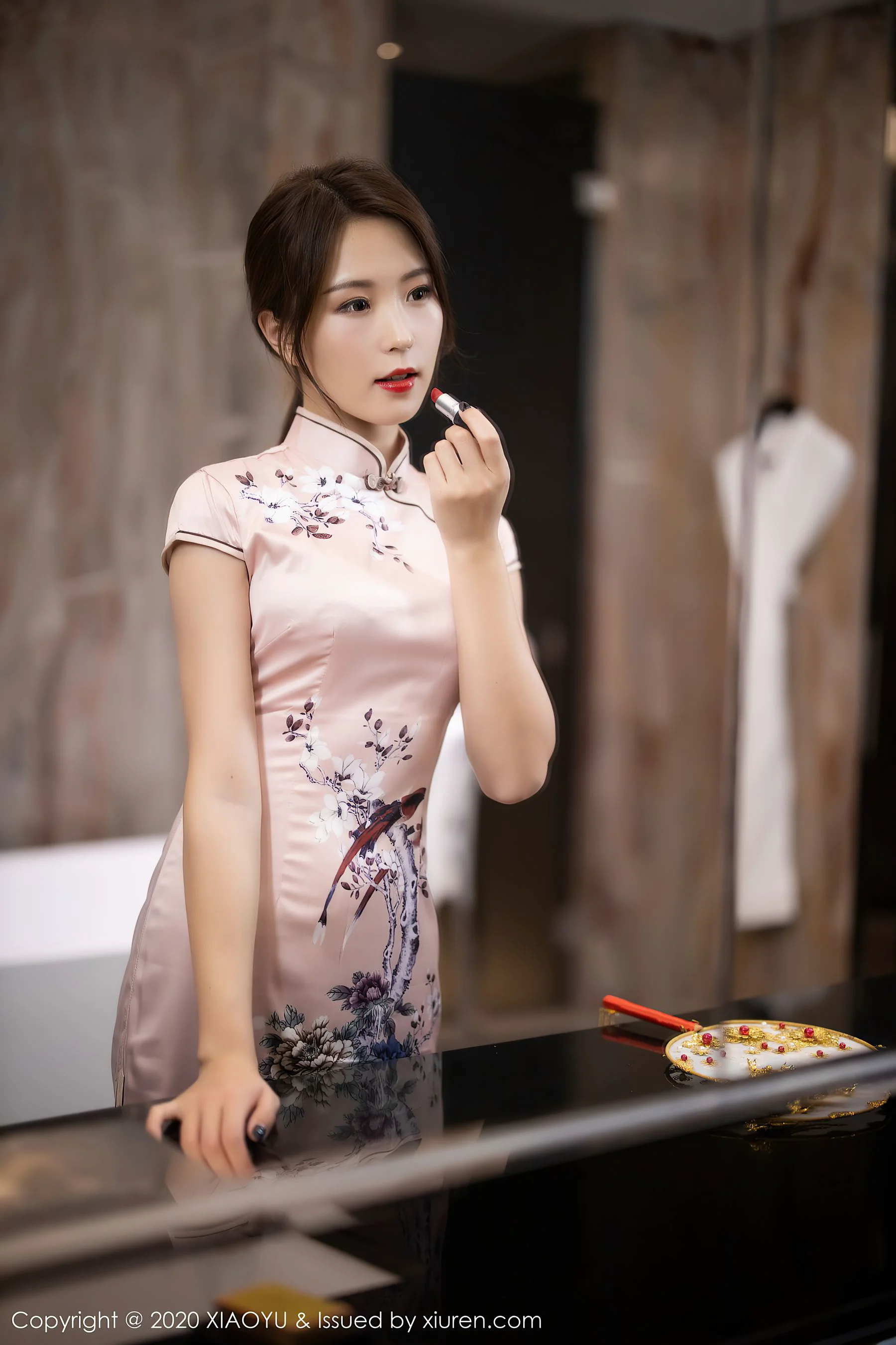 [语画界XIAOYU] Vol.410 杨紫嫣Cynthia – 古典韵味旗袍与现代性感丝袜系列 - 爱照片
