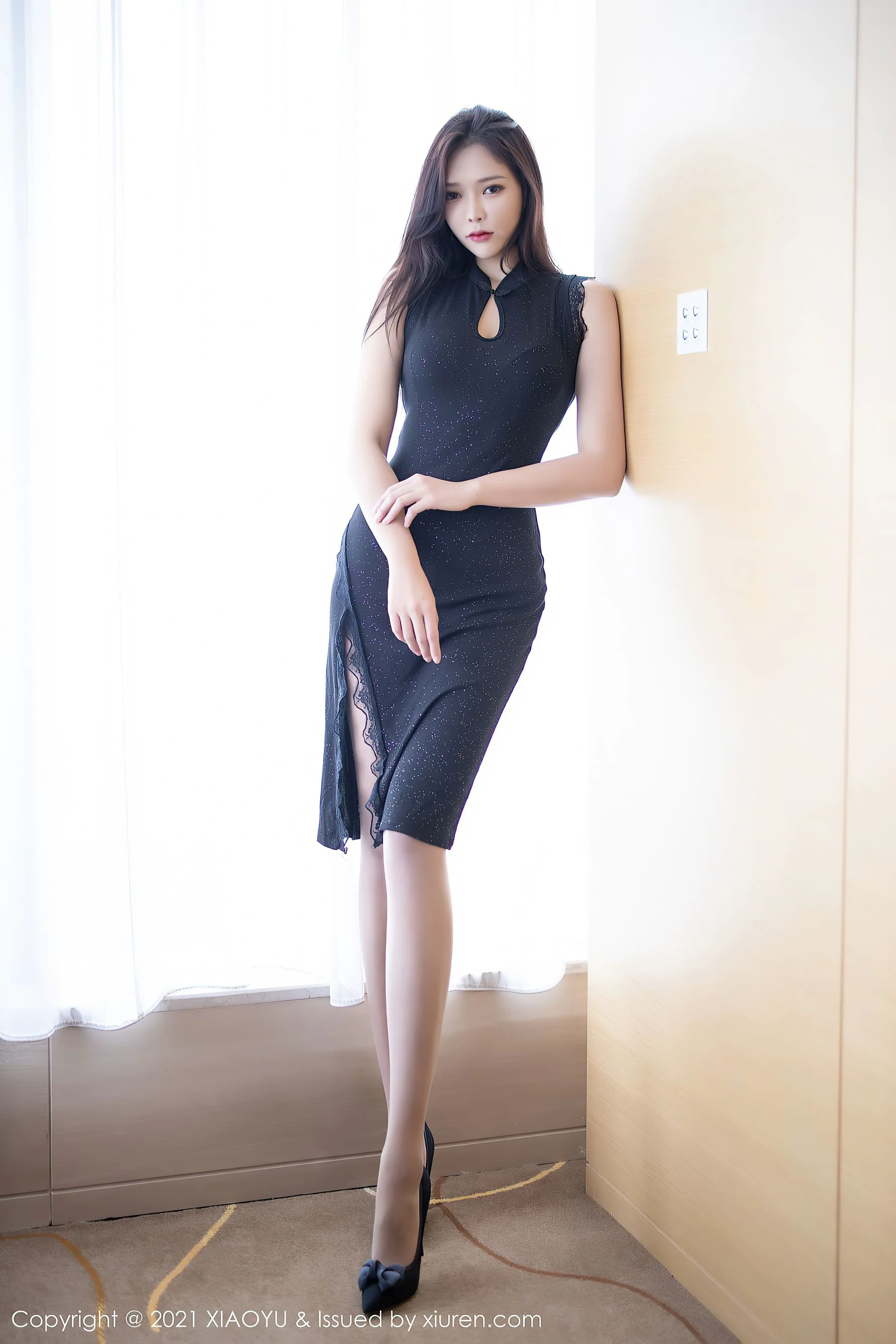 [语画界XIAOYU] Vol.566 娜比 – 优雅多姿的礼裙与极致魅惑丝袜 - 爱照片