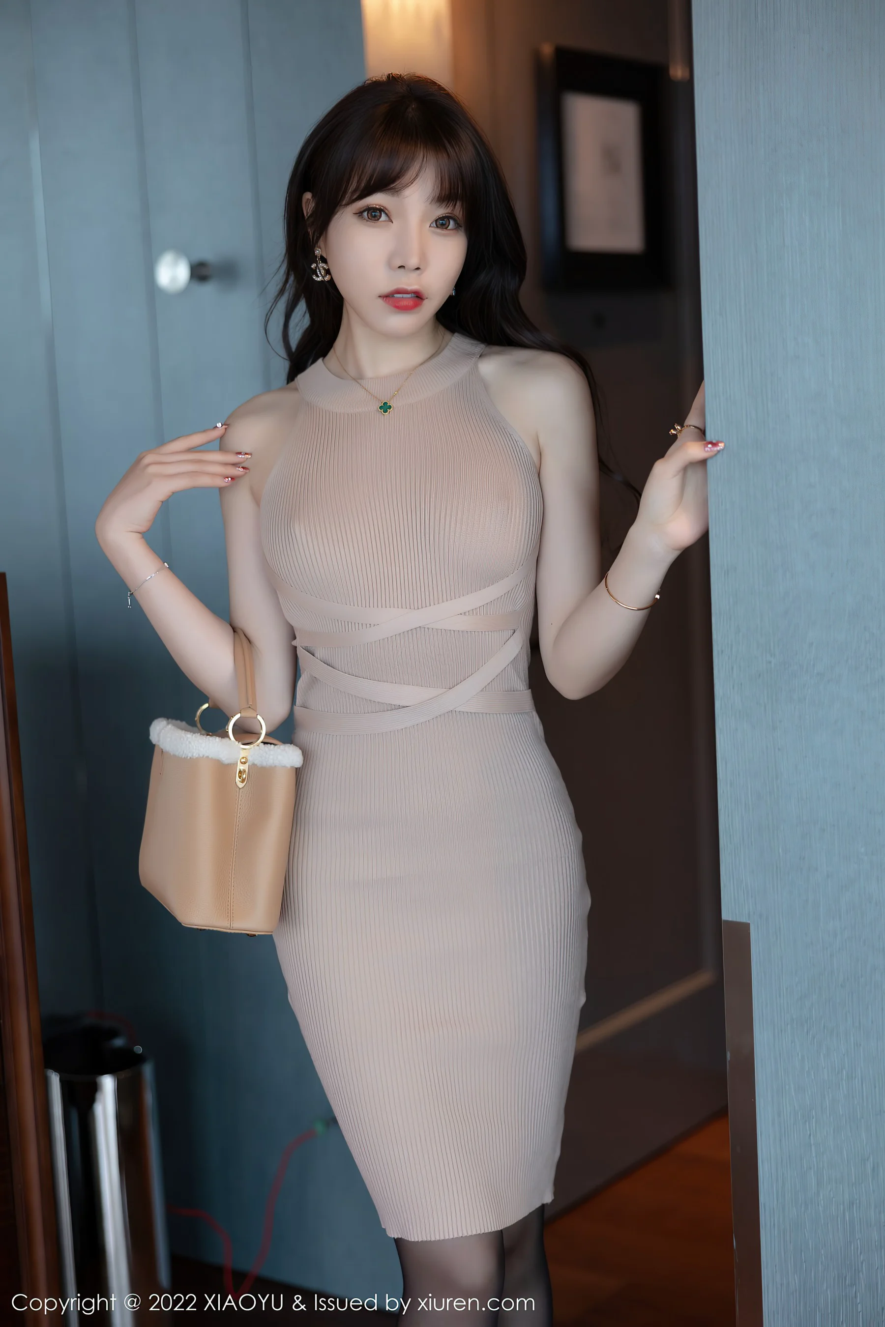 [XIAOYU语画界] VOL.689 芝芝Booty 美腿御姐 - 爱照片