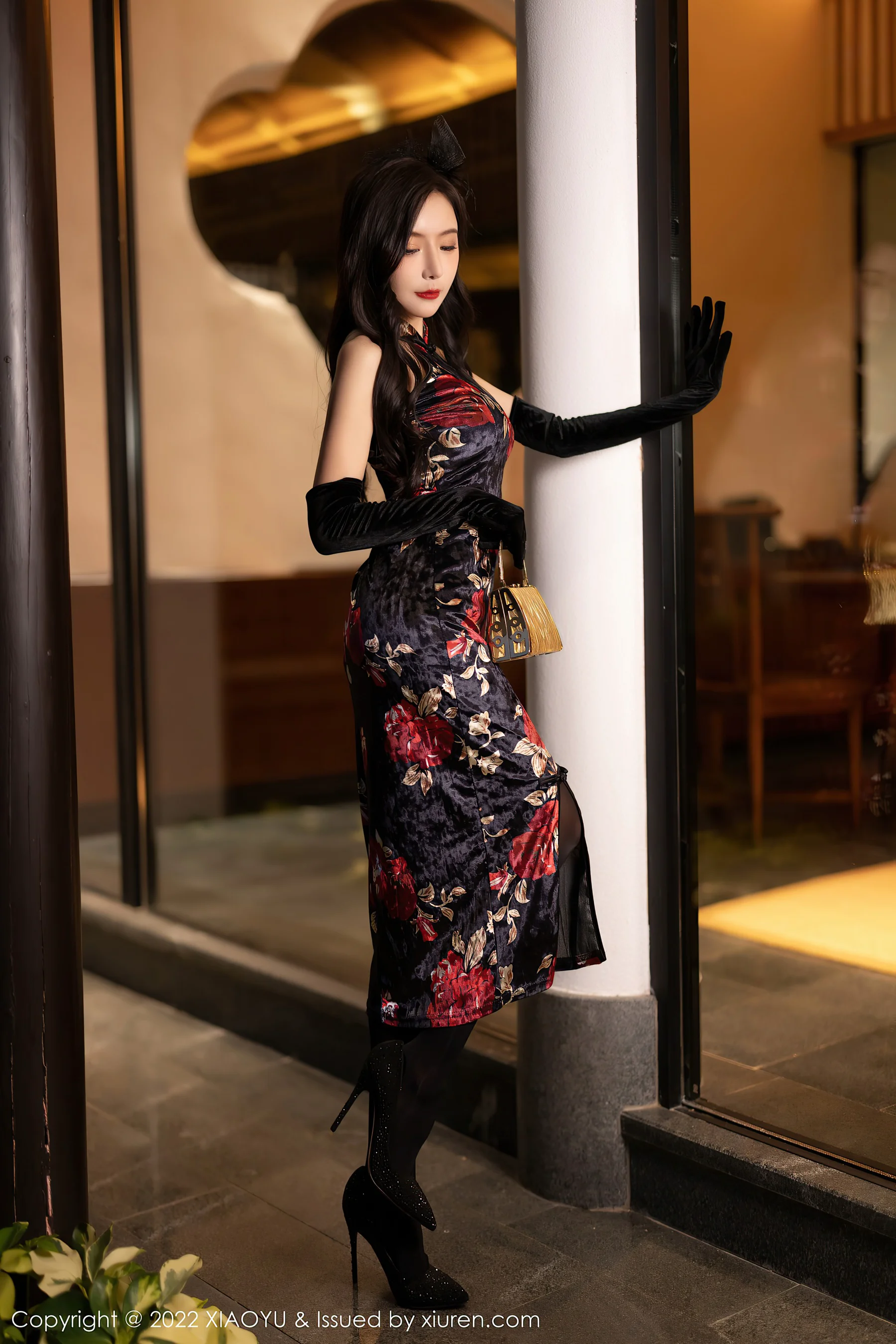 [XIAOYU语画界] VOL.909 王馨瑶yanni 旗袍黑丝 - 爱照片