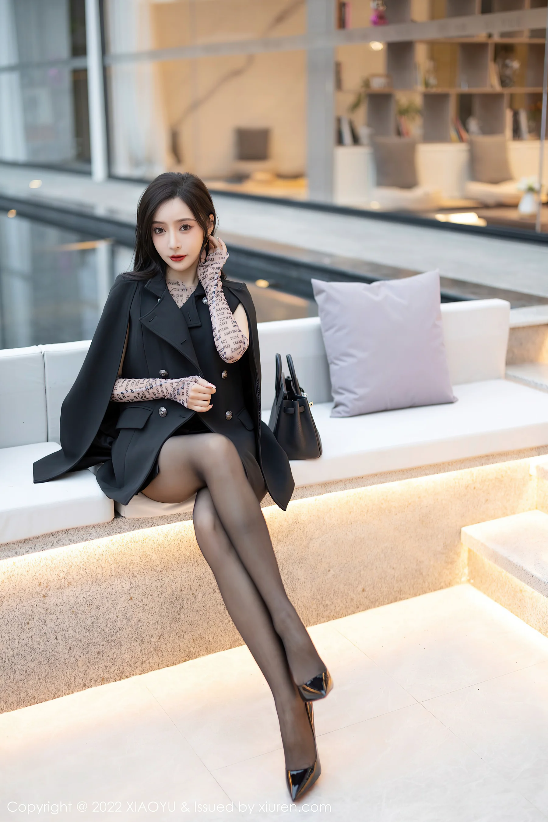 [XIAOYU语画界] VOL.916 王馨瑶yanni 黑丝美腿 - 爱照片