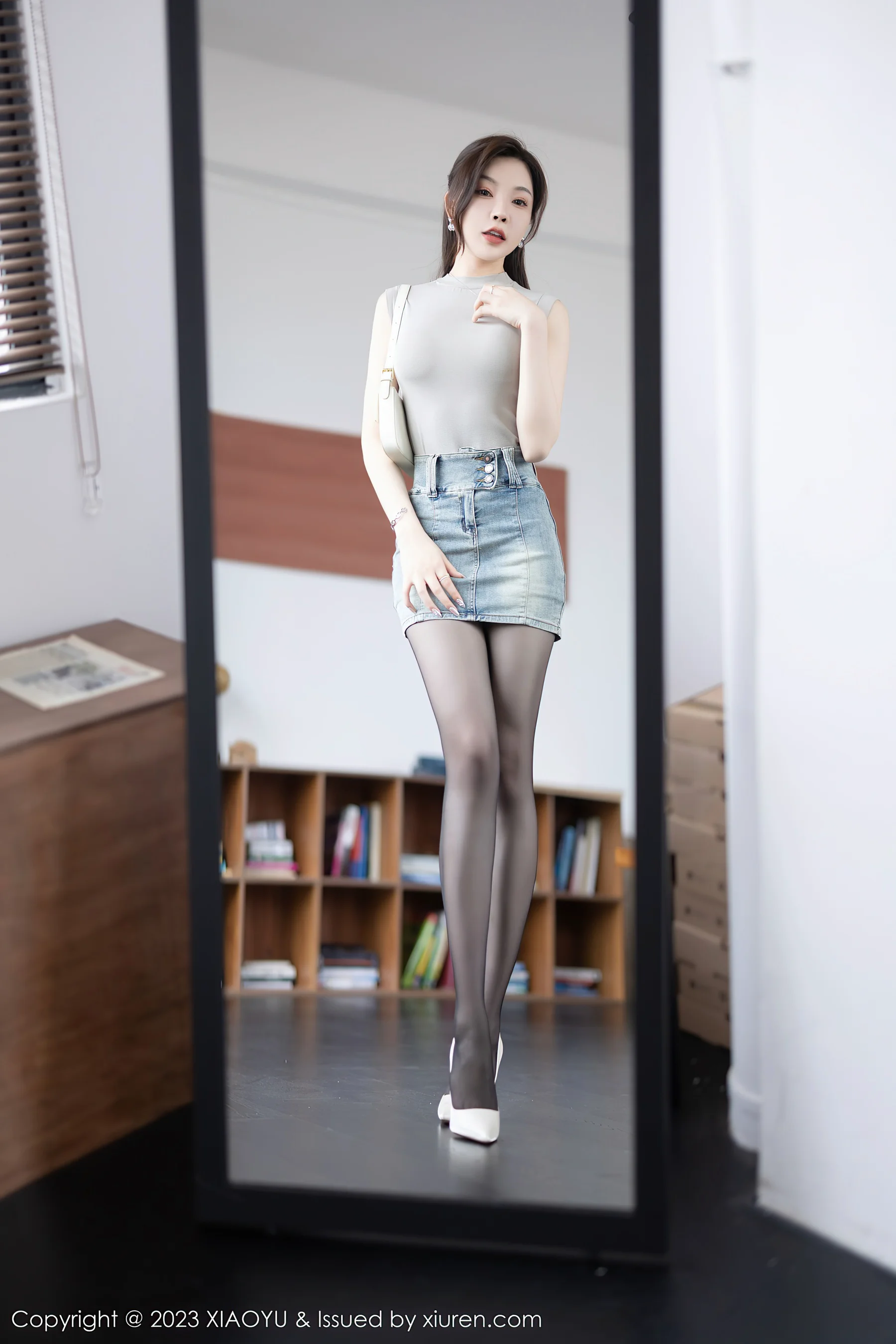 [XIAOYU语画界] VOL.975 徐莉芝Booty 美腿丝袜 - 爱照片