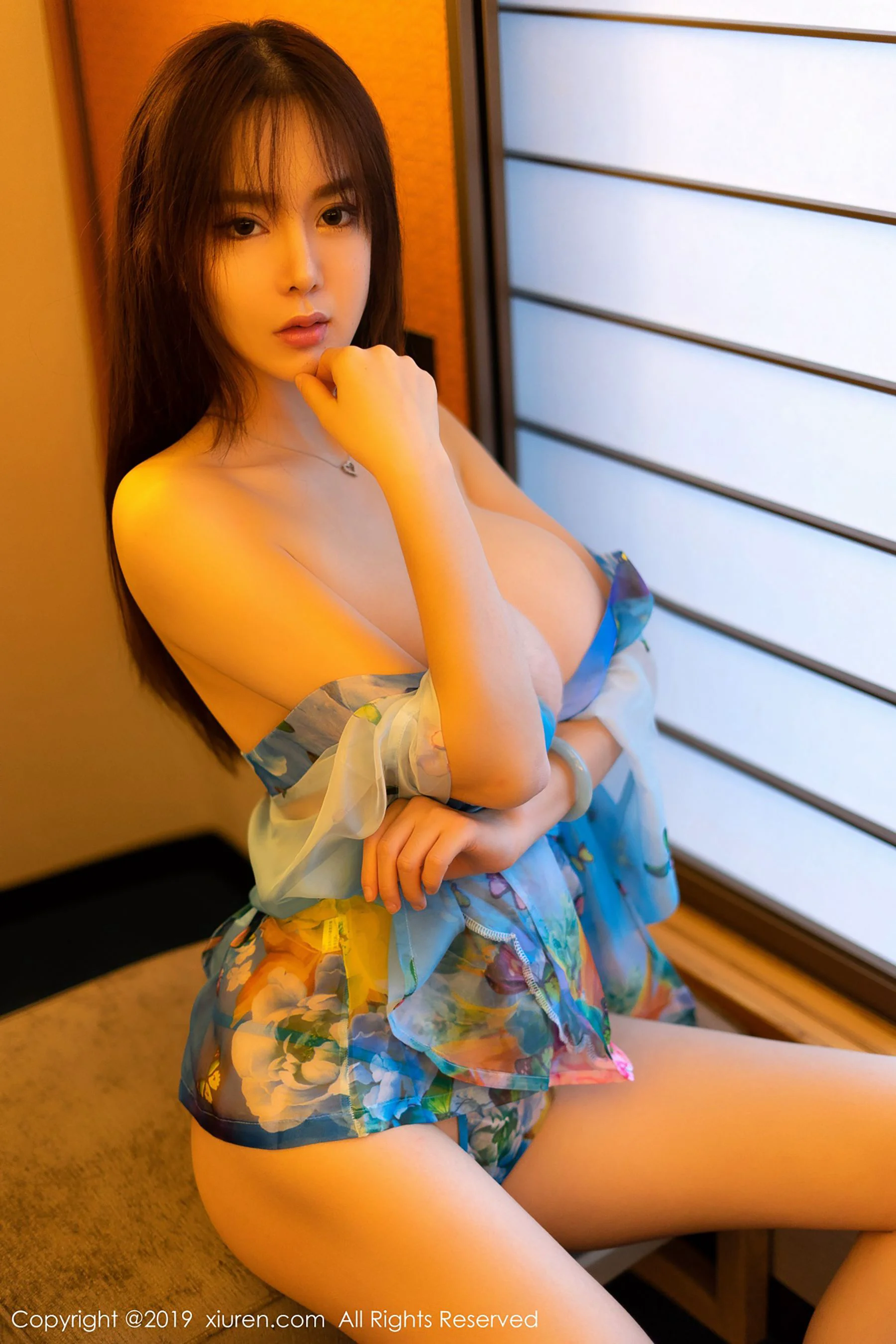 易阳Silvia《异域和服风情+梦幻浪漫的轻盈睡衣》 [秀人XIUREN] No.1319 写真集 - 爱照片