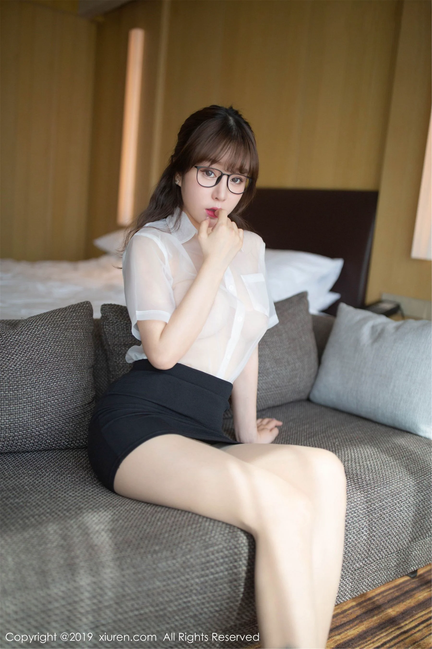王雨纯《如此具有诱惑力的女秘书》 [秀人XIUREN] No.1498 写真集 - 爱照片