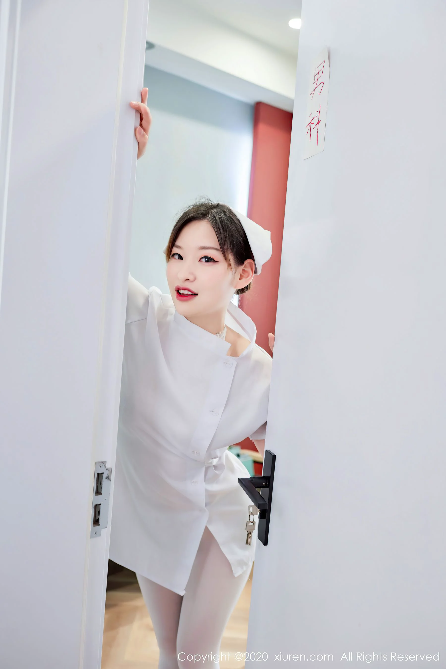 [秀人XIUREN] No.2789 范京宜 – 一次愉快的生活体验 - 爱照片