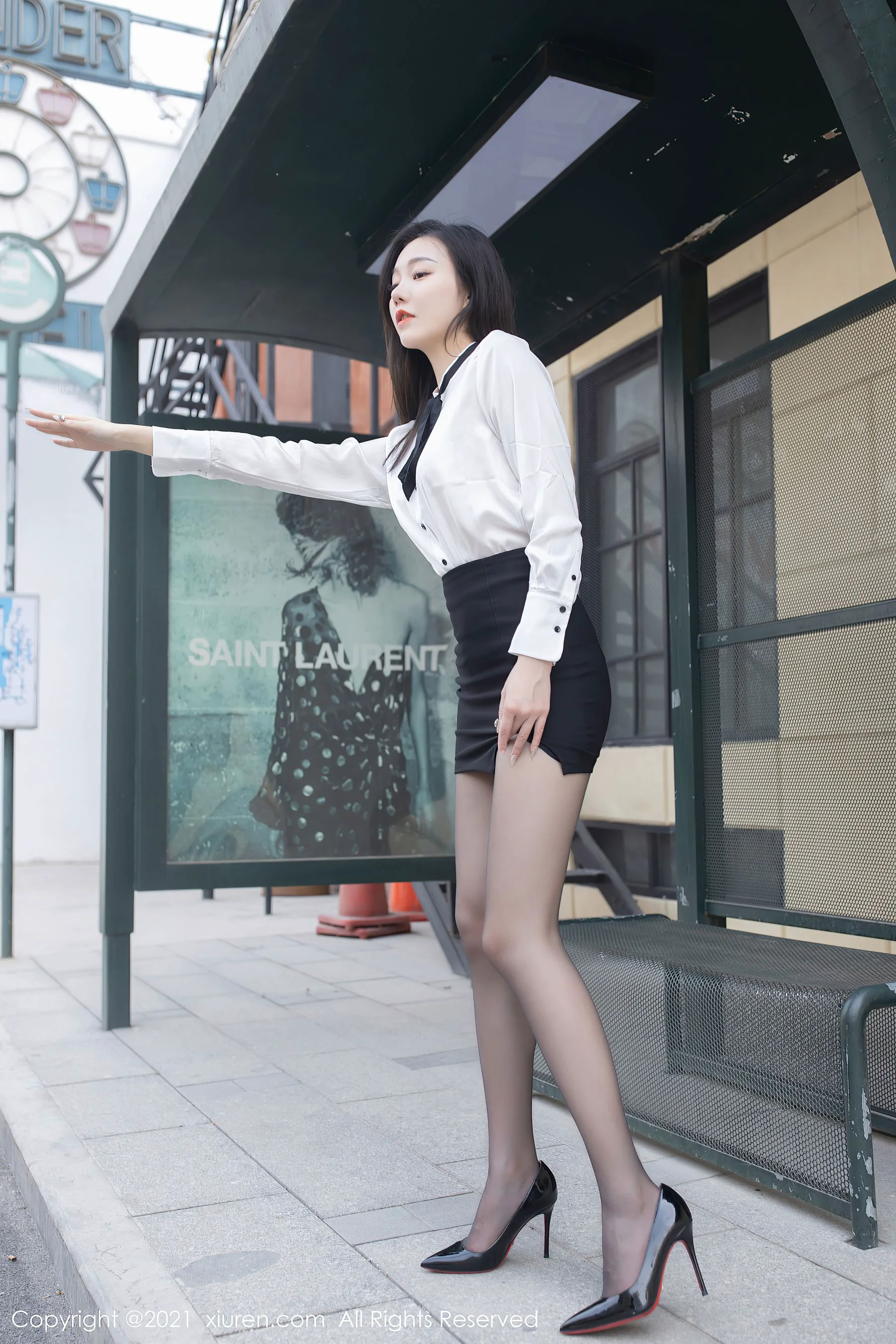 [秀人XIUREN] No.3020 安然Maleah – 末班大巴车主题写真 - 爱照片