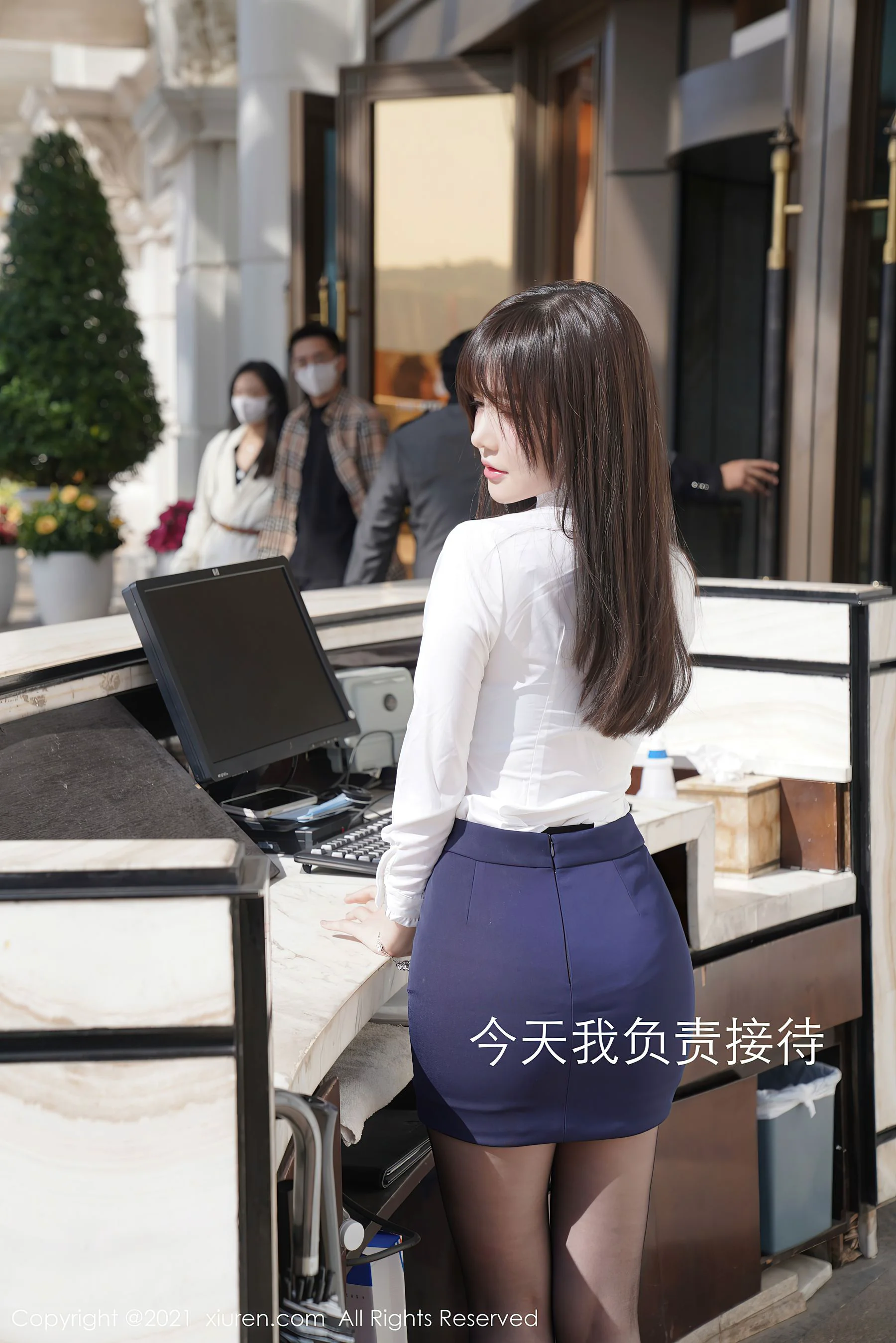 [秀人XIUREN] No.3026 糯美子MINIbabe – 前台接待剧情主题系列 - 爱照片