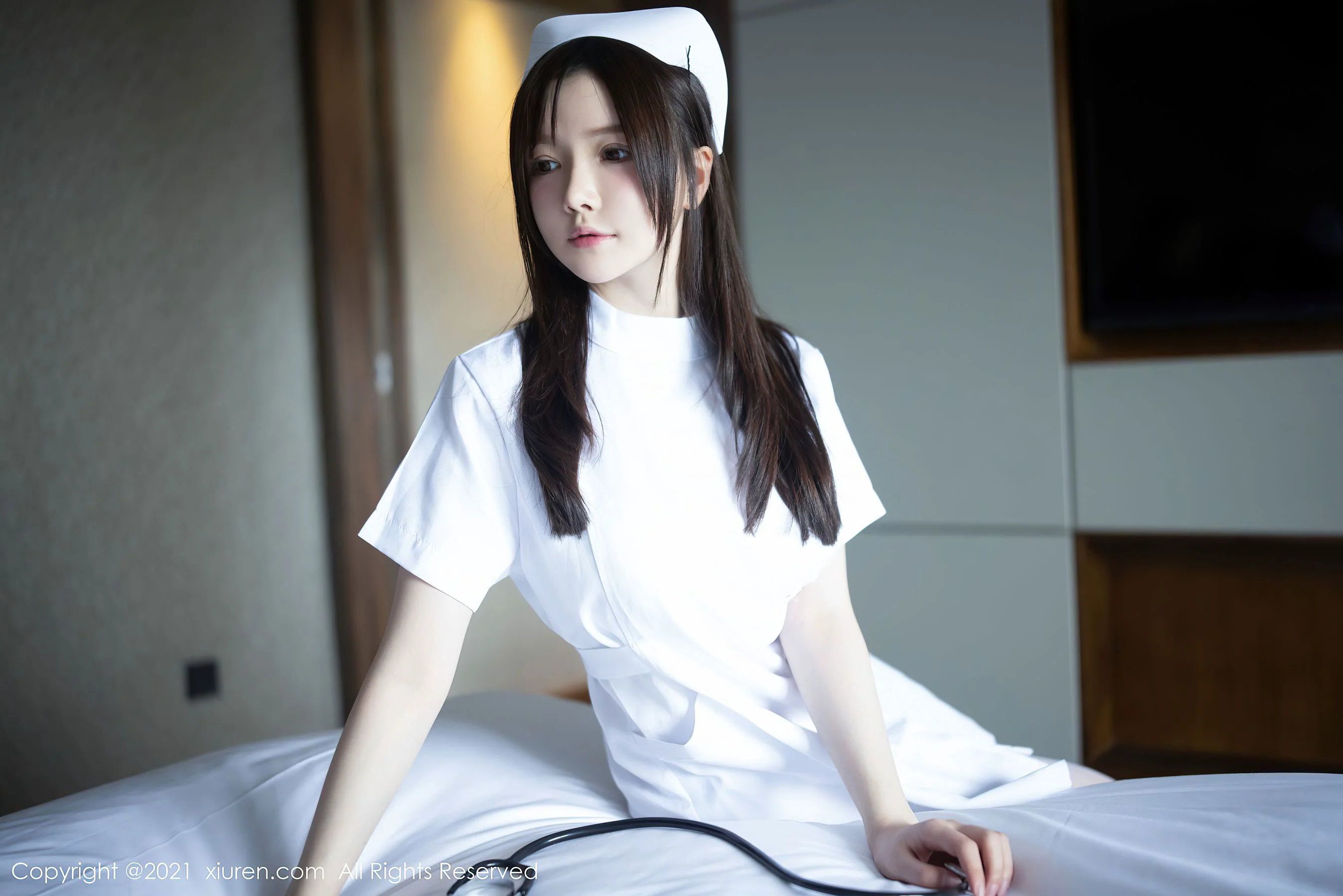 [秀人XIUREN] No.3114 糯美子MINIbabe – 洁白动人的护士制服主题系列 - 爱照片