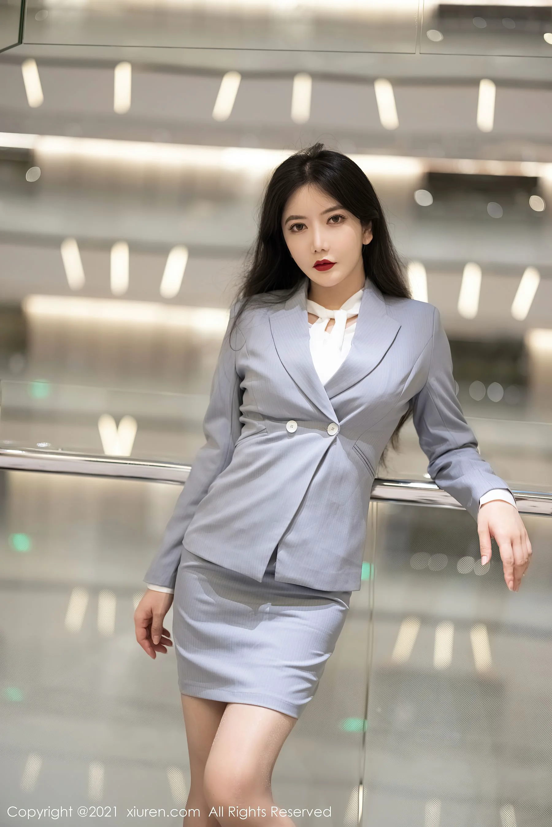 [秀人XIUREN] No.3127 心妍小公主 – 职场制服OL系列 - 爱照片