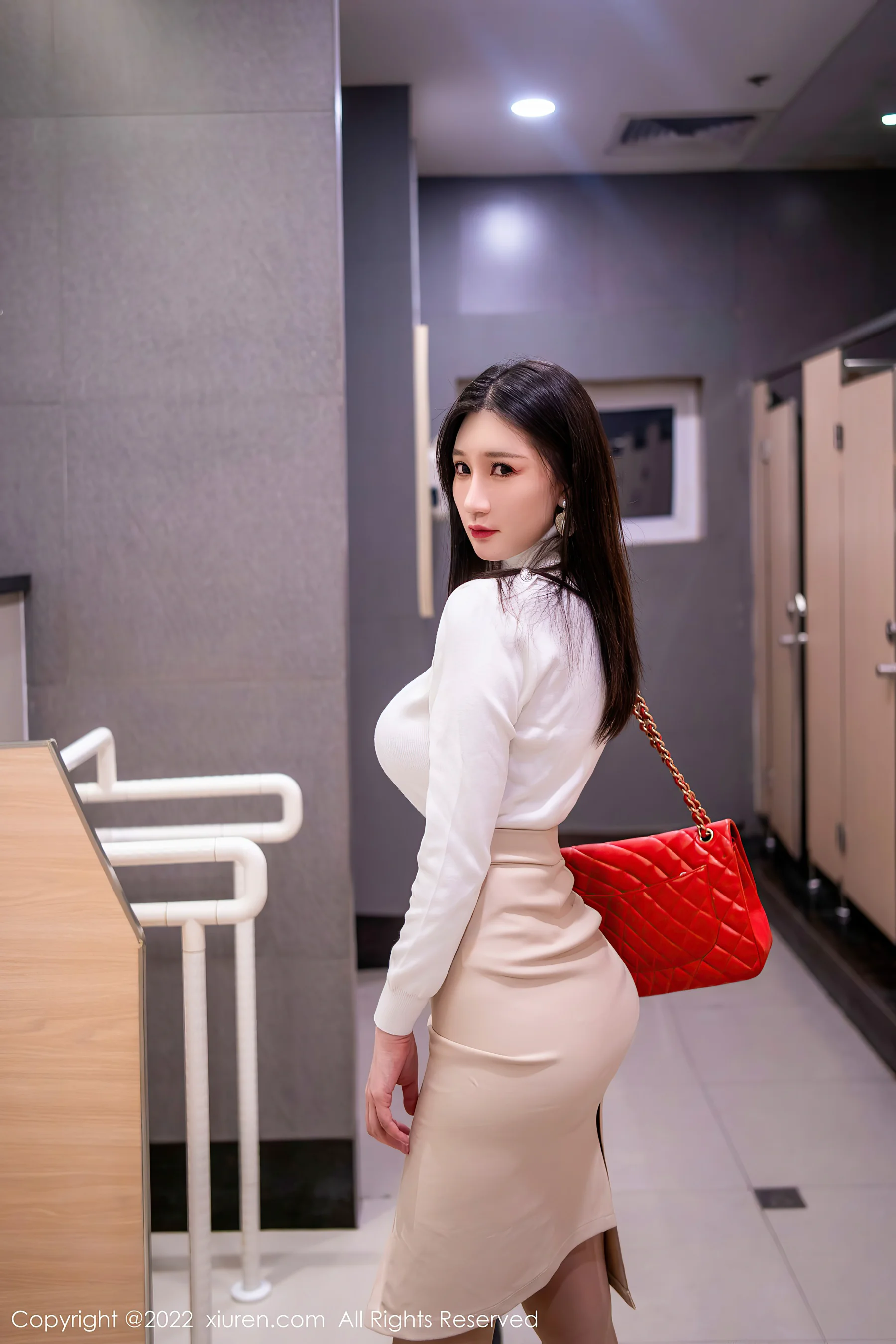 [XiuRen秀人网] No.4887 顾乔楠Cora 御姐美臀 - 爱照片