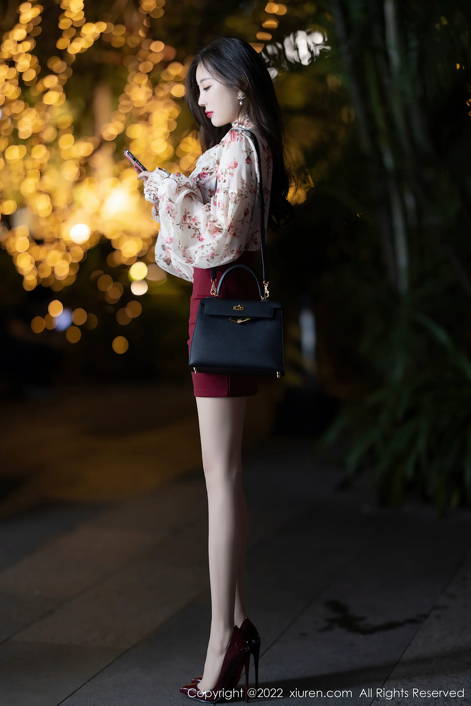 [XiuRen秀人网] No.4892 杨晨晨Yome 丝袜美腿 - 爱照片