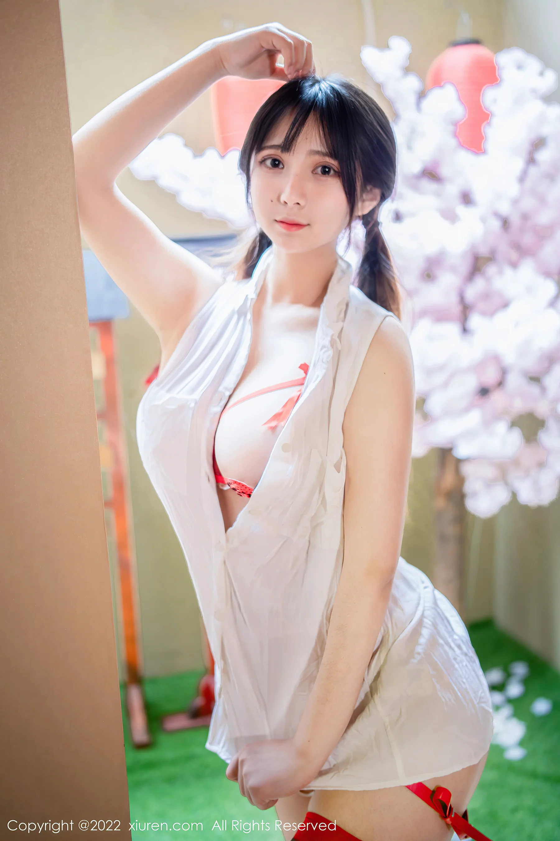 [XiuRen秀人网] No.4930 久久Aimee 美腿丝袜 - 爱照片