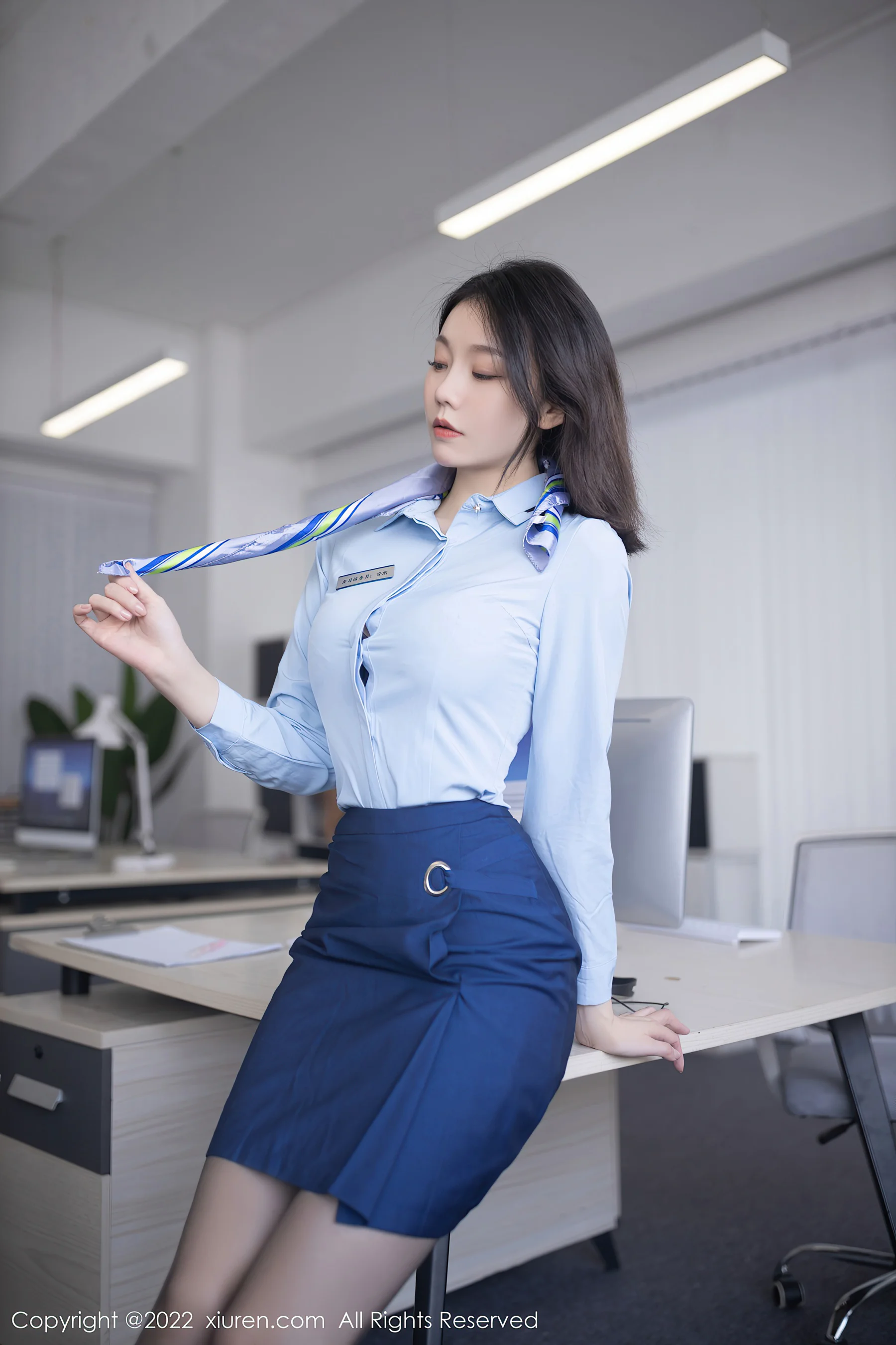 [XiuRen秀人网] No.5021 安然anran 黑丝美腿 - 爱照片