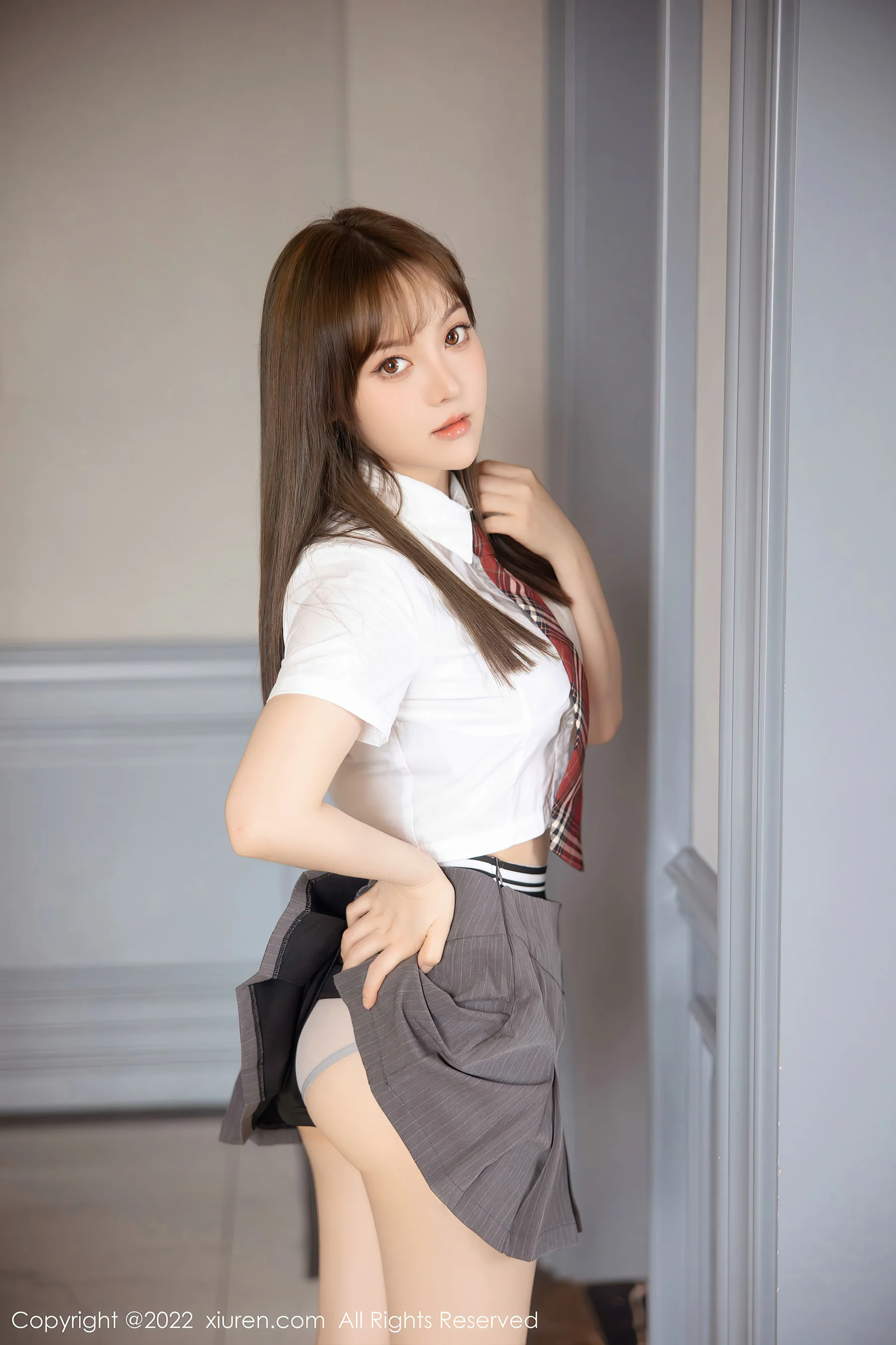 [XiuRen秀人网] No.5143 豆瓣酱 黑丝美臀 - 爱照片