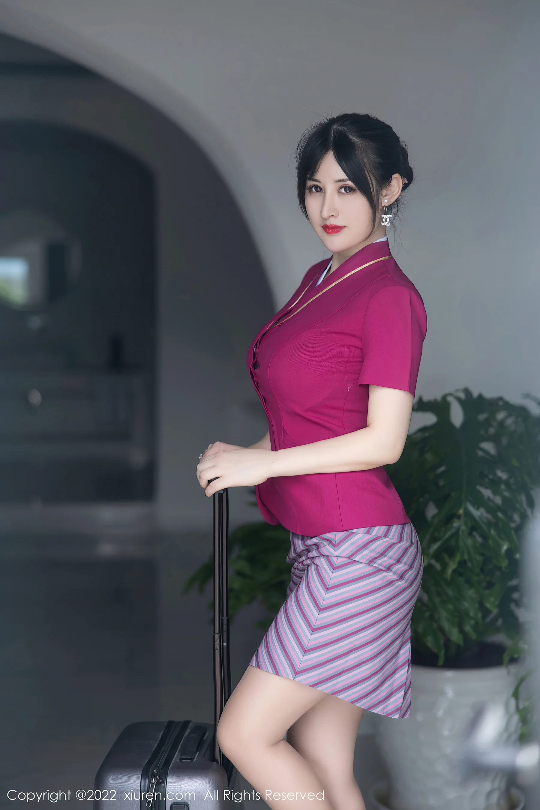 [XiuRen秀人网] No.5241 诗诗kiki 制服诱惑 - 爱照片
