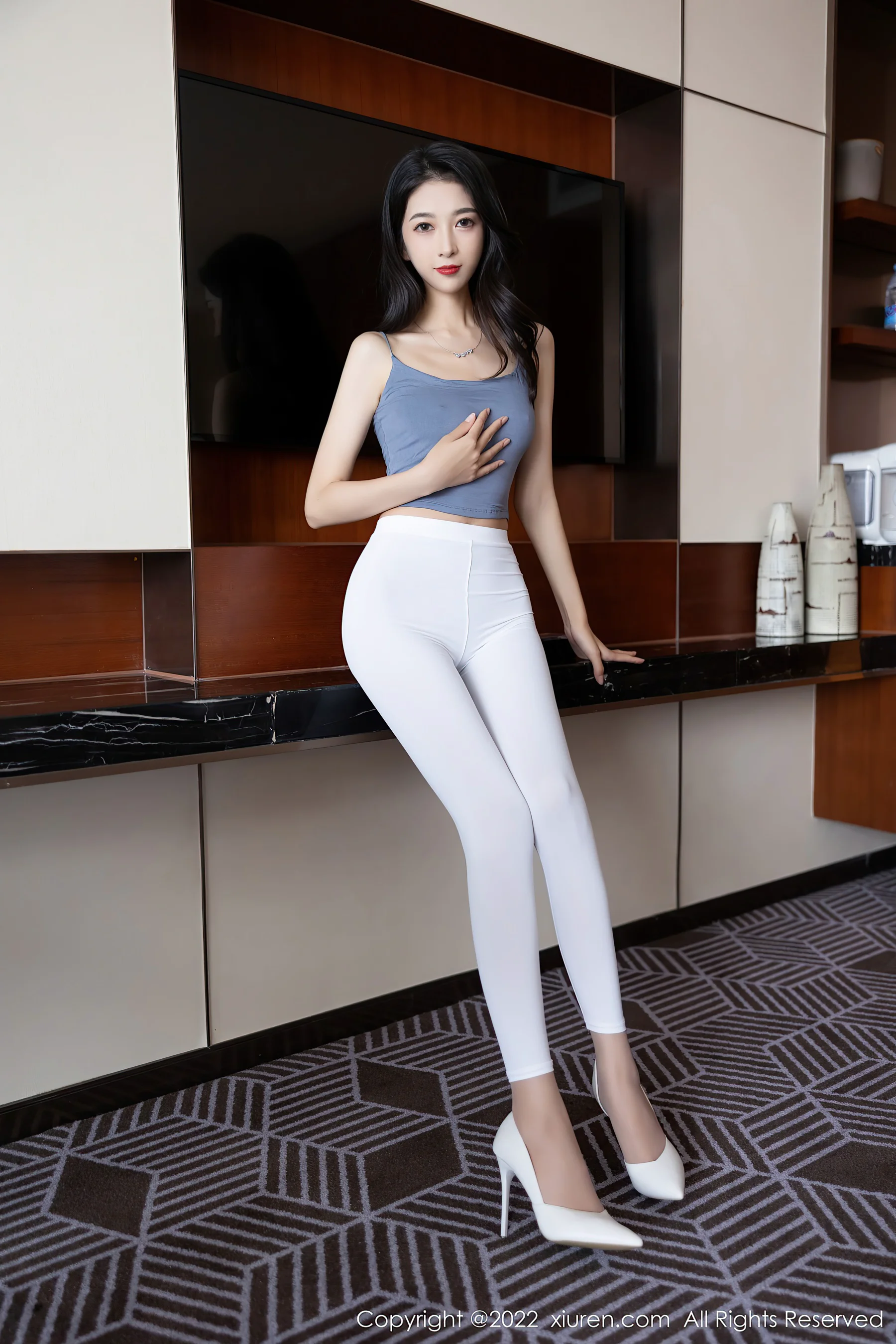 [XiuRen秀人网] No.5351 林乐一 美腿丝袜 - 爱照片