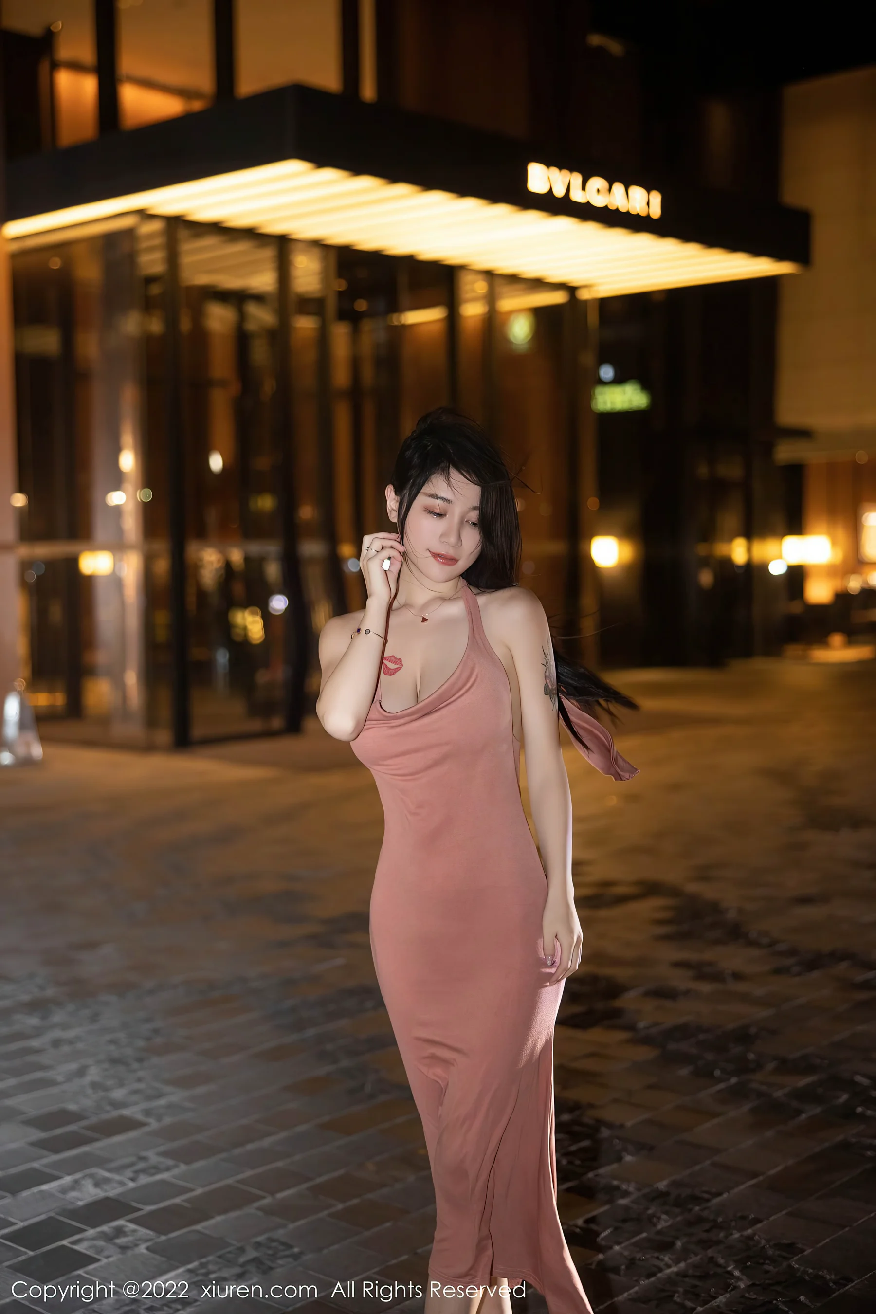 [XiuRen秀人网] No.5426 美七Mia 西双版纳旅拍 - 爱照片